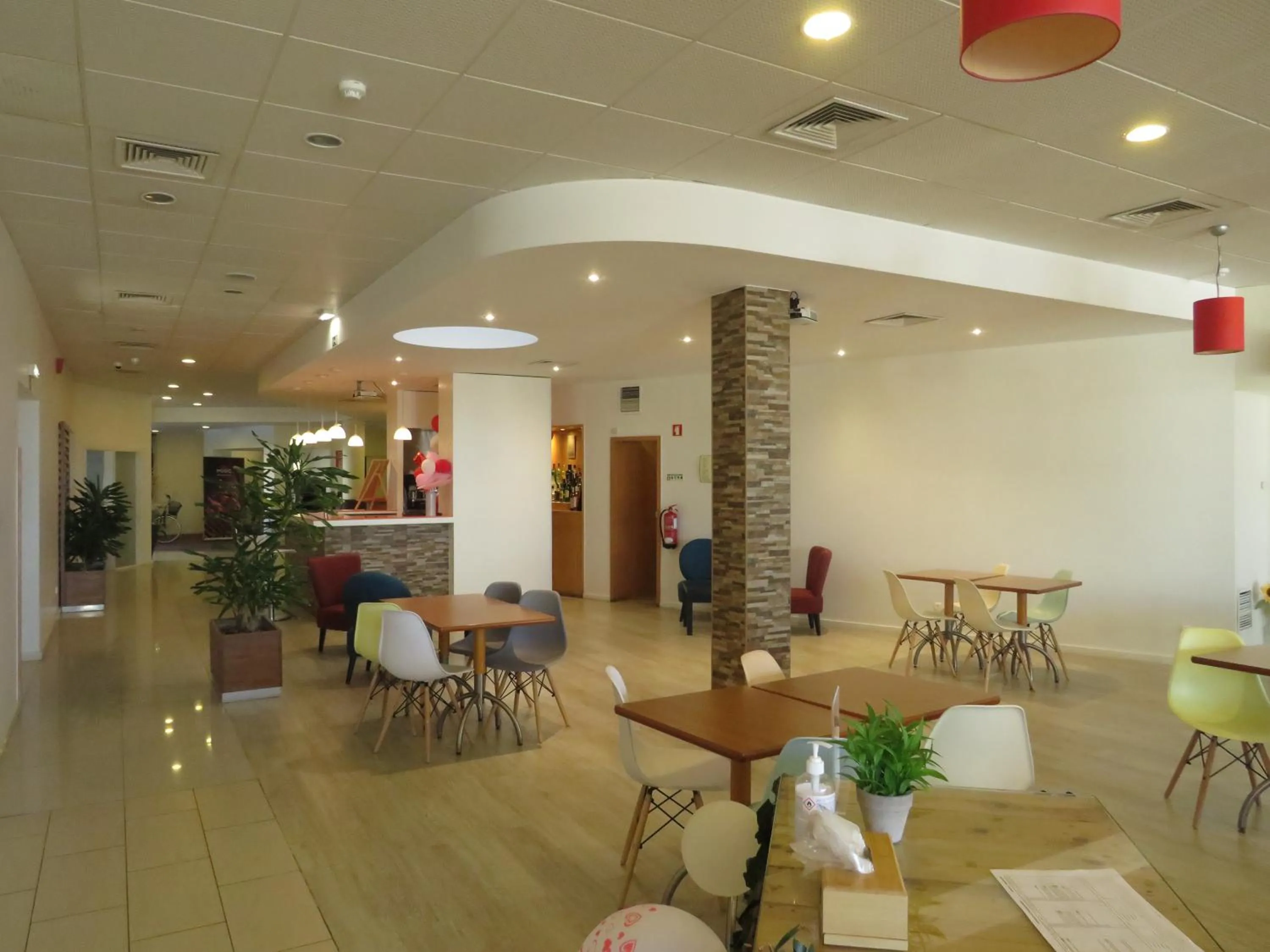 Restaurant/places to eat in Hotel ibis Faro Algarve