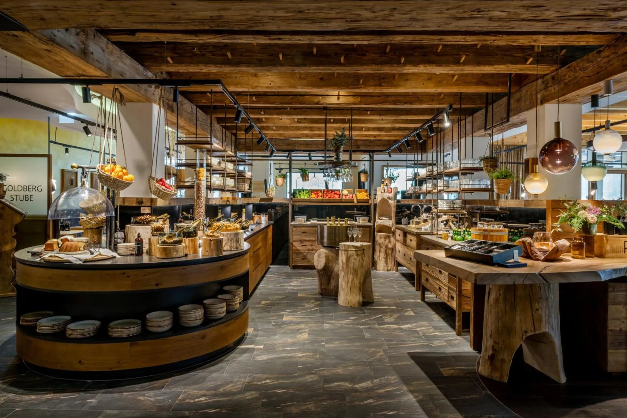 Restaurant/places to eat in Das.Goldberg