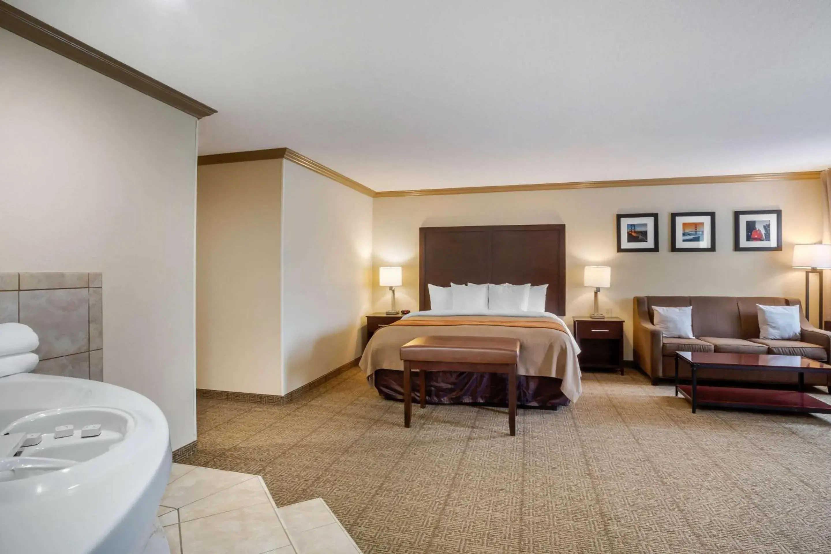 Photo of the whole room, Bed in Comfort Inn Castro Valley Photo of the whole room, Bed in Comfort Inn Castro Valley