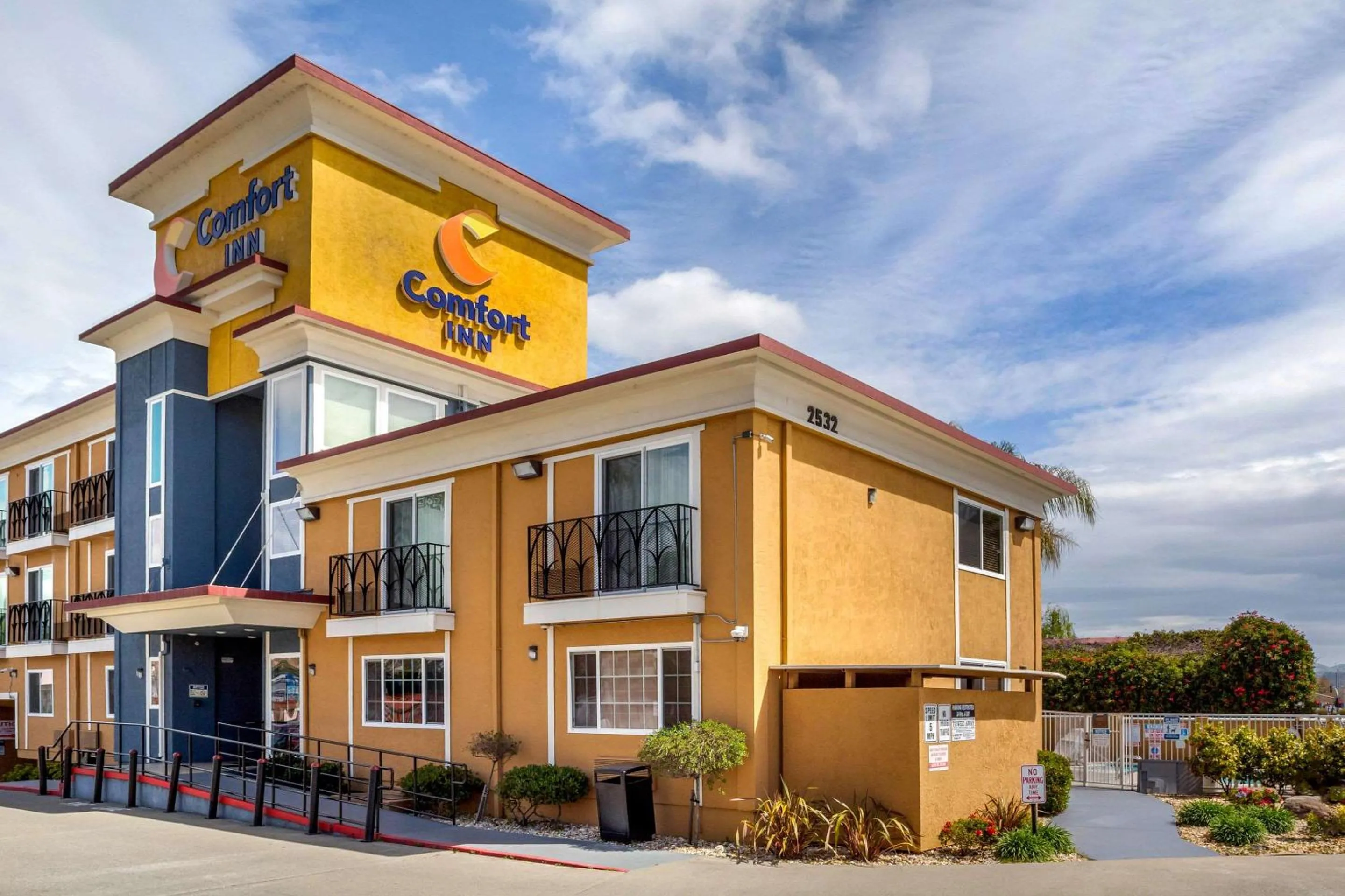 Property building in Comfort Inn Castro Valley