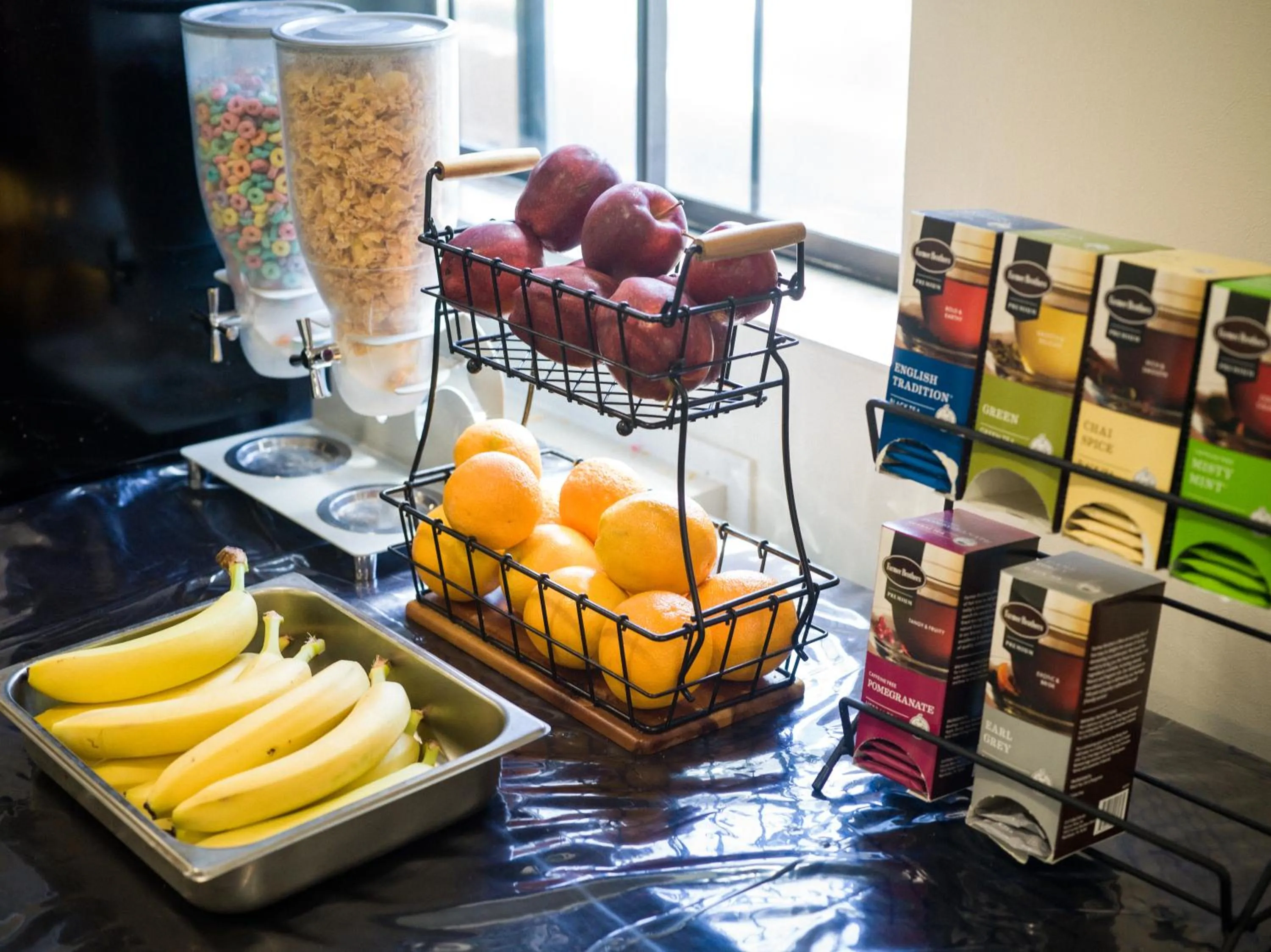 Breakfast in Quality Inn & Suites Camarillo-Oxnard