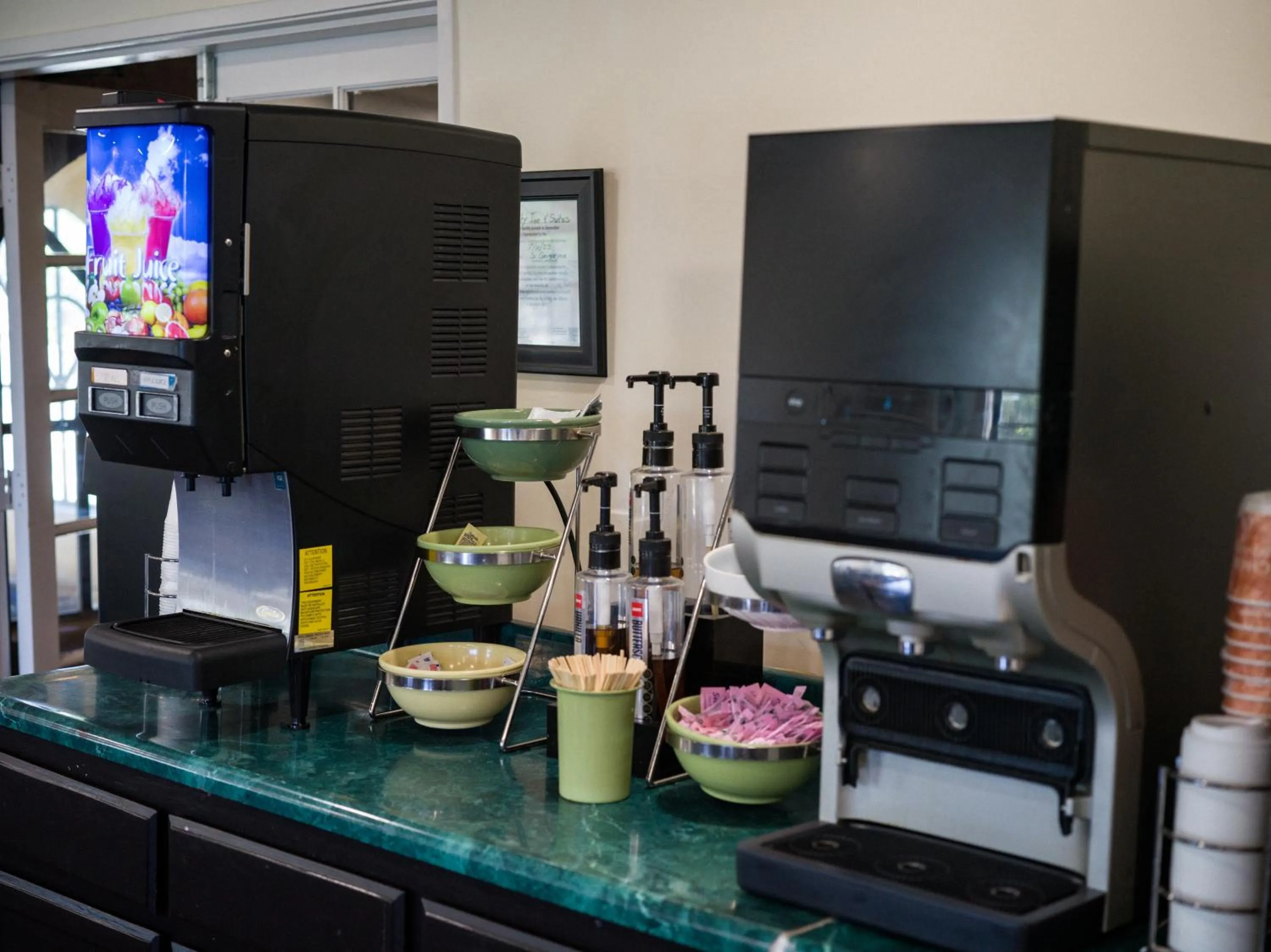 Breakfast in Quality Inn & Suites Camarillo-Oxnard