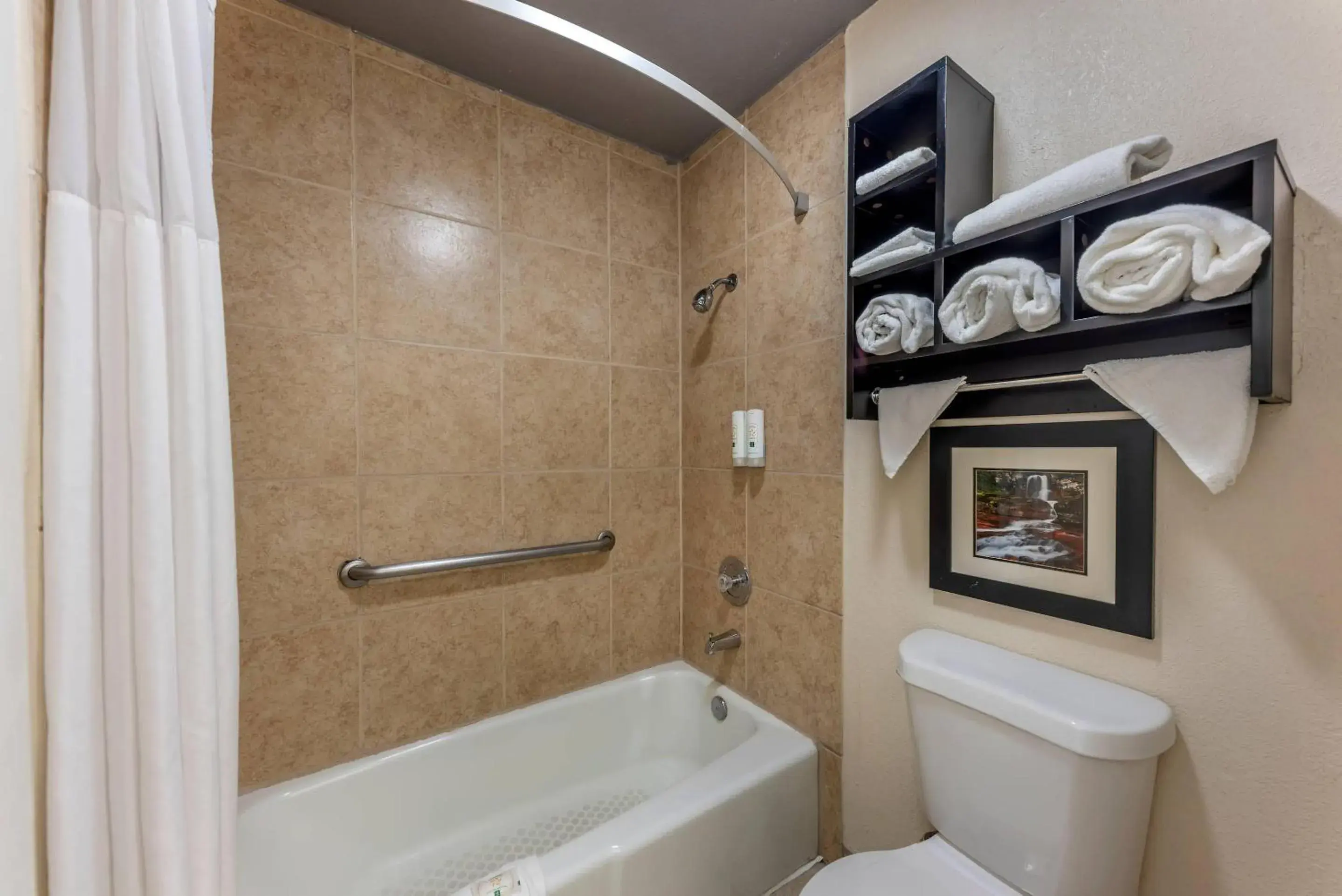 Bedroom in Quality Inn Near Lake Marble Falls Bedroom in Quality Inn Near Lake Marble Falls