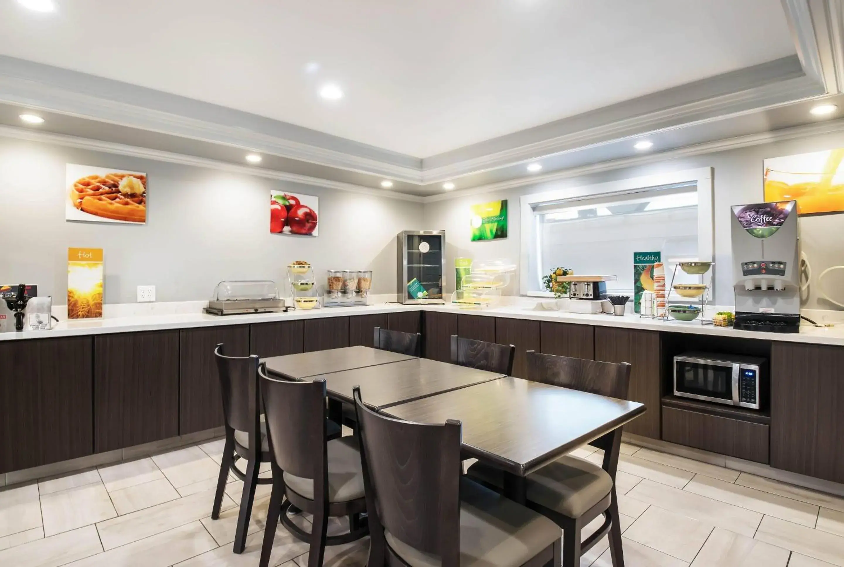 Breakfast in Quality Inn Near Lake Marble Falls Breakfast in Quality Inn Near Lake Marble Falls