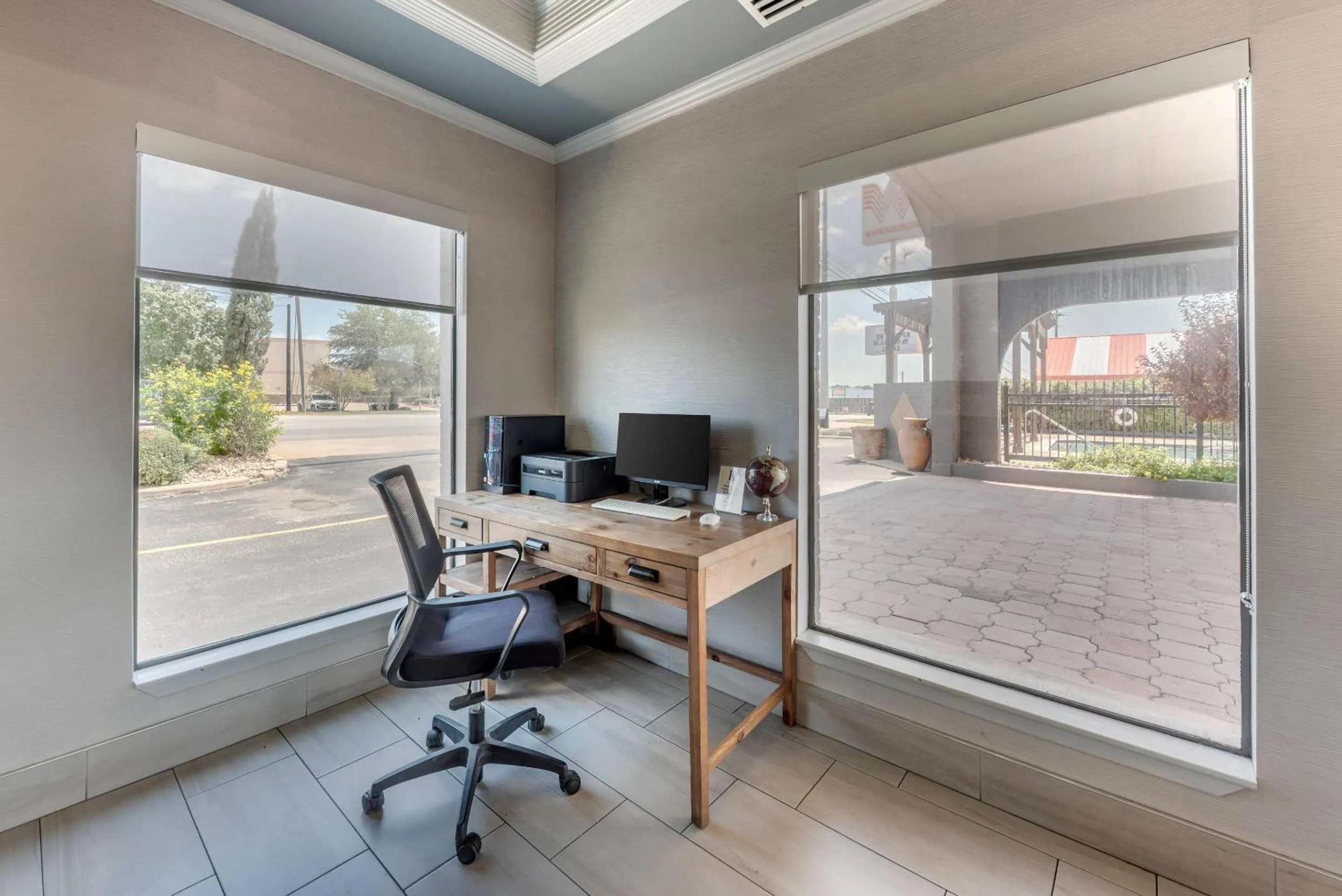 Business facilities in Quality Inn Near Lake Marble Falls