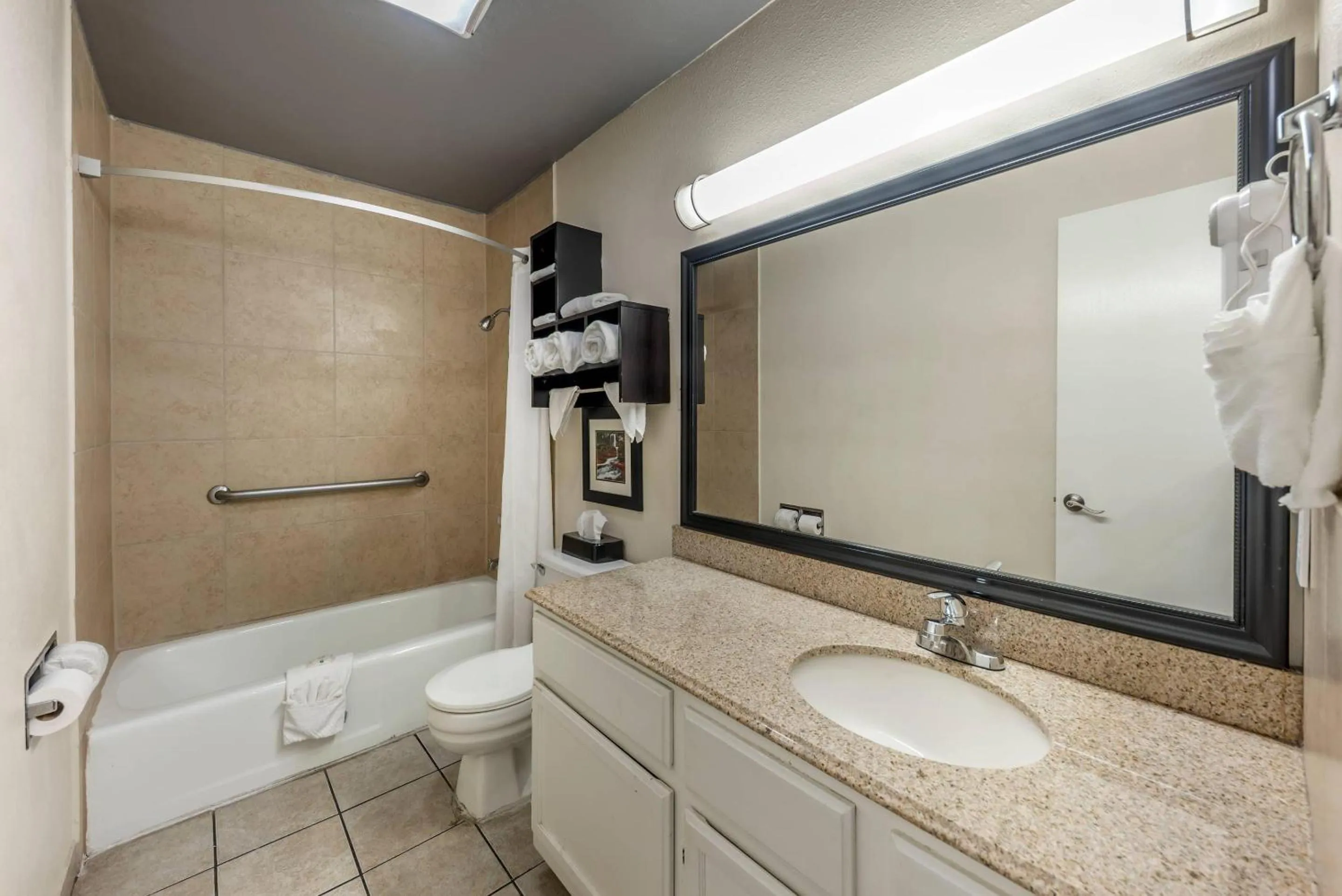 Bedroom in Quality Inn Near Lake Marble Falls