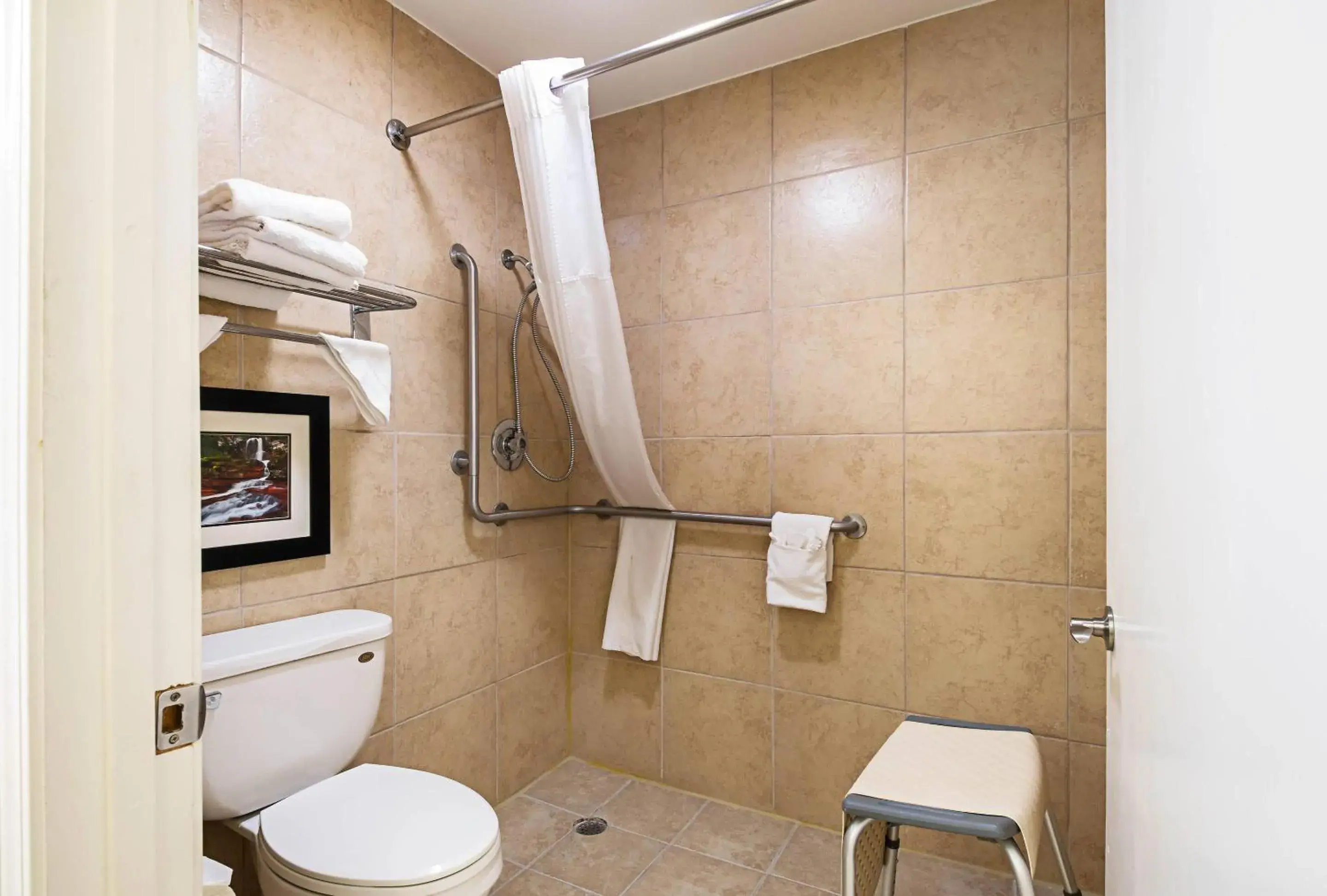 Bedroom in Quality Inn Near Lake Marble Falls Bedroom in Quality Inn Near Lake Marble Falls