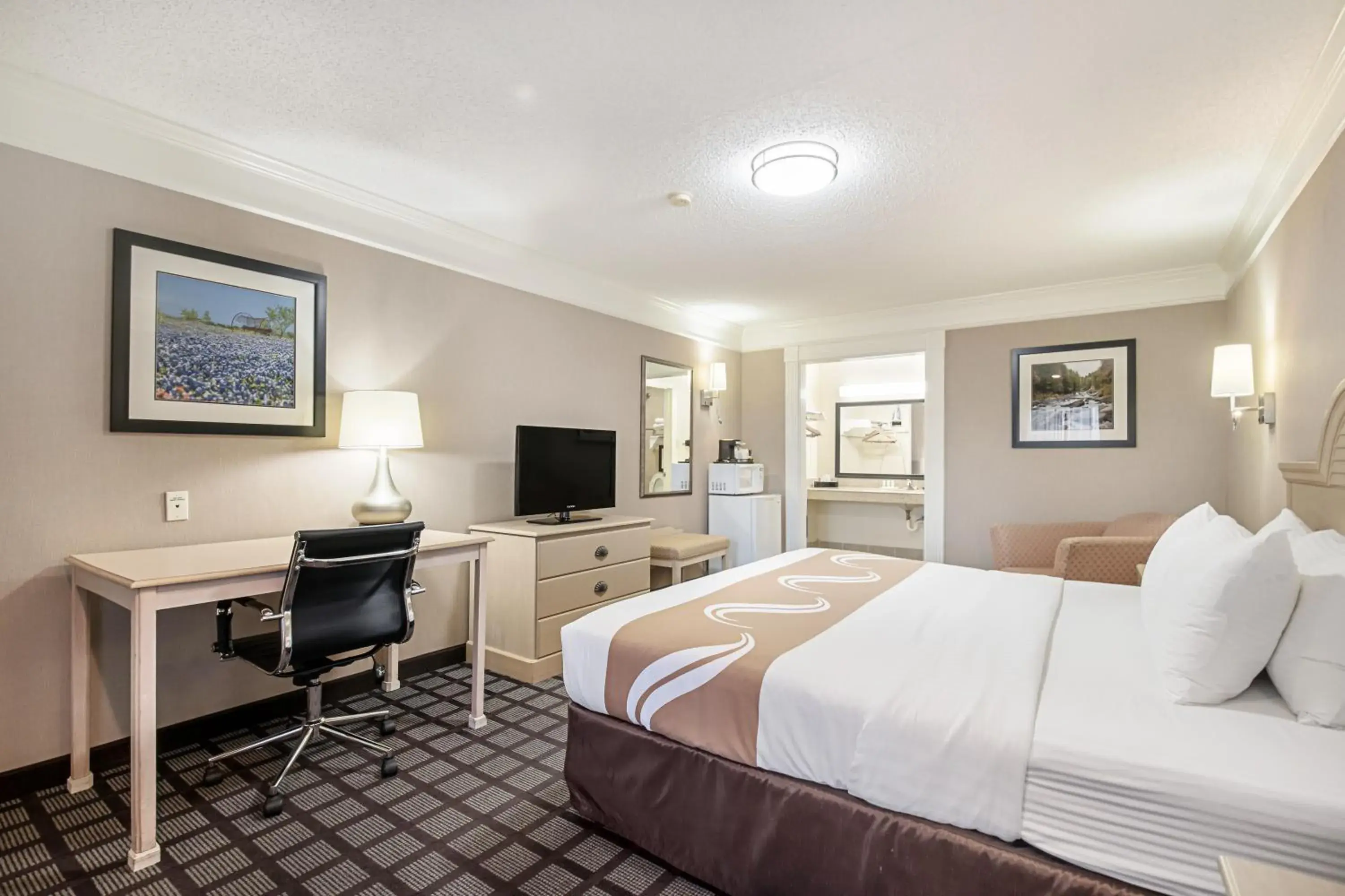 Photo of the whole room, Bed in Quality Inn Near Lake Marble Falls Photo of the whole room, Bed in Quality Inn Near Lake Marble Falls