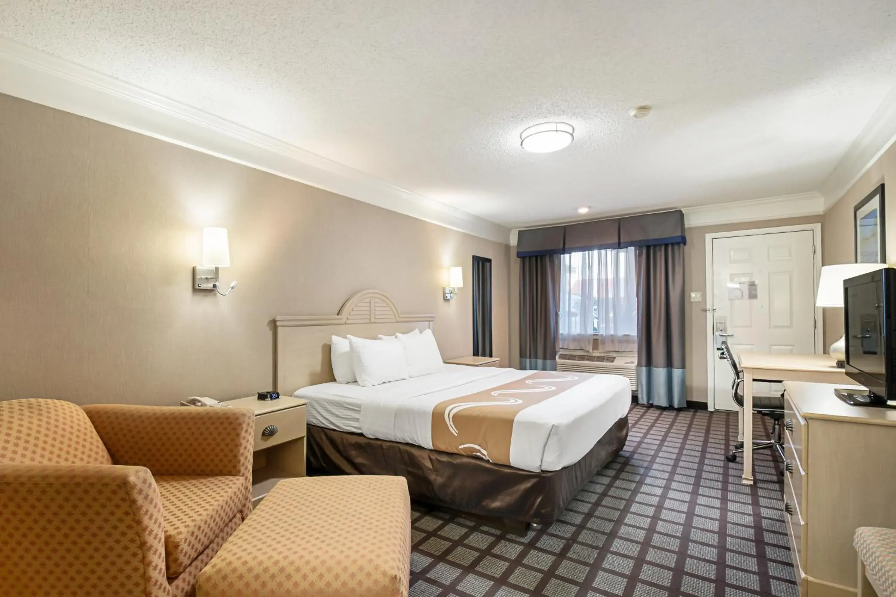 Photo of the whole room, Bed in Quality Inn Near Lake Marble Falls Photo of the whole room, Bed in Quality Inn Near Lake Marble Falls