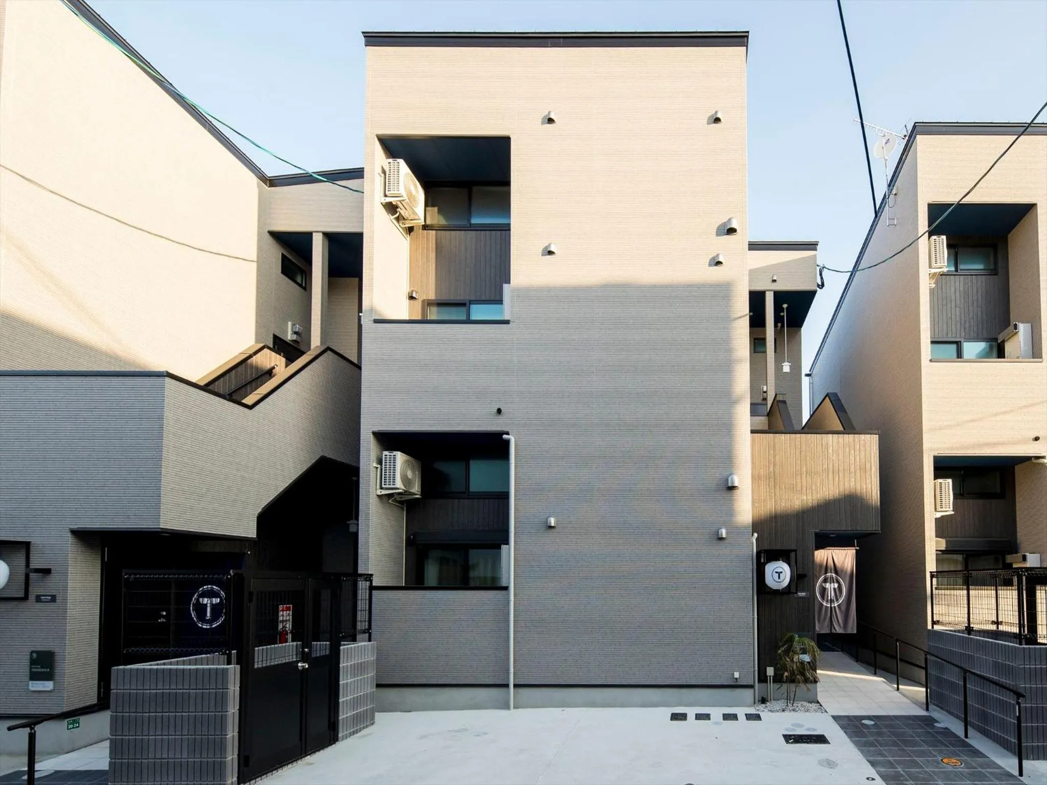 Property building in TRIP POD YOSHIZUKA C