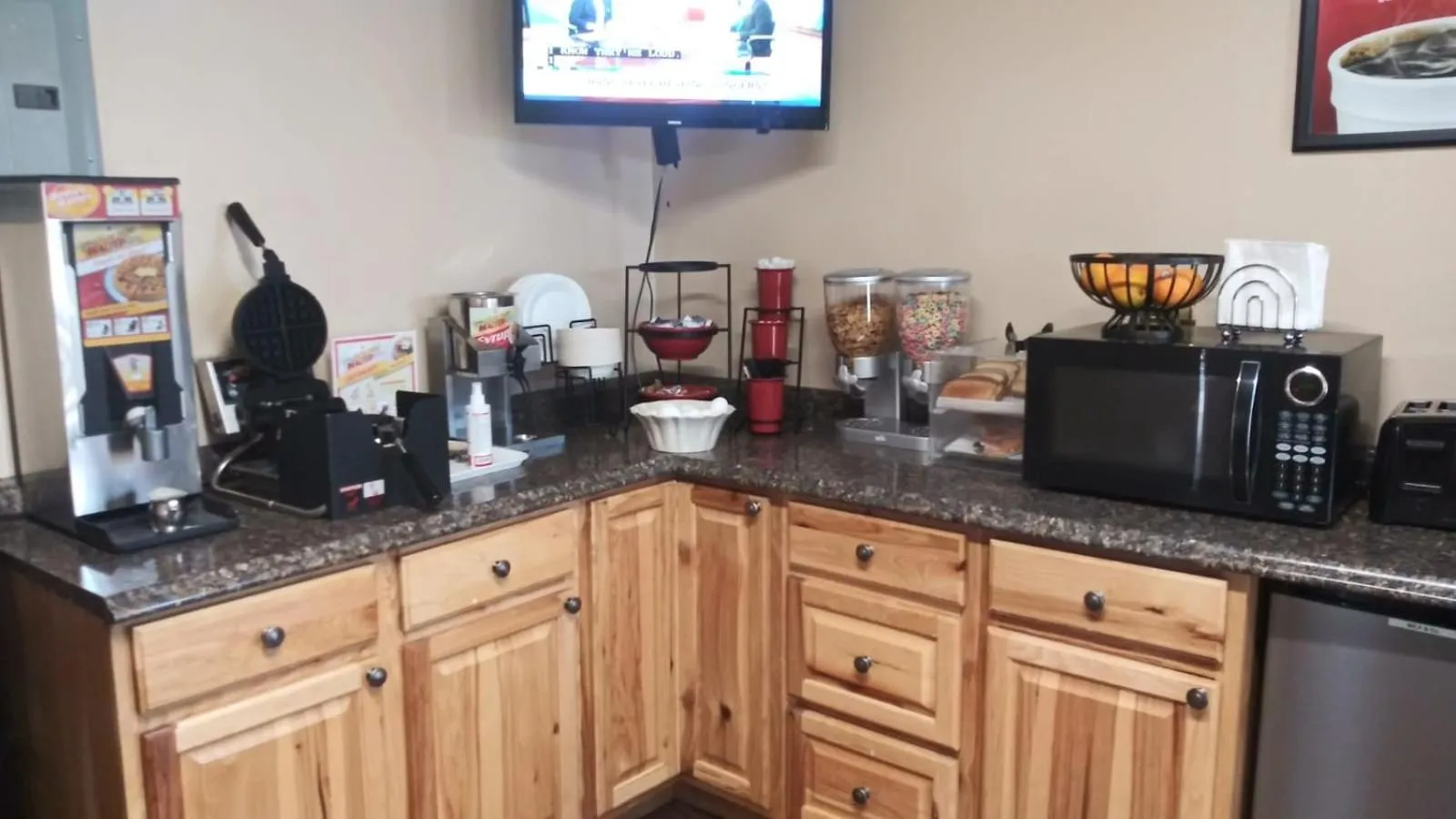 Continental breakfast in Holiday Lodge Yakima