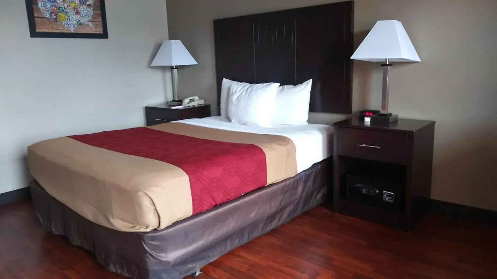 Queen Room - Non-Smoking in Holiday Lodge Yakima Queen Room - Non-Smoking in Holiday Lodge Yakima