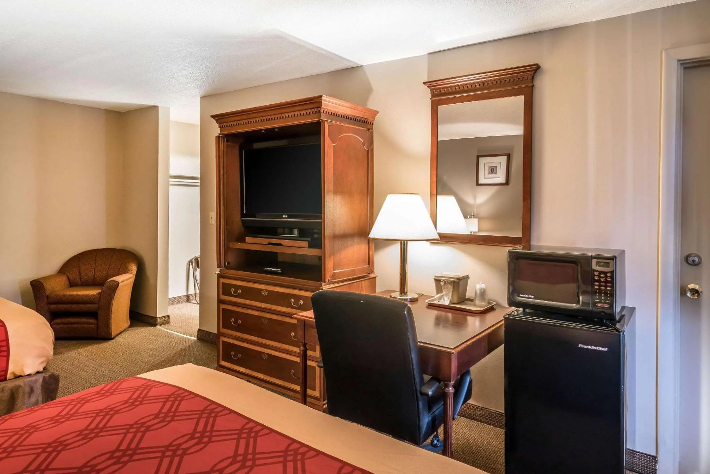 Photo of the whole room, Bed in Holiday Lodge Yakima