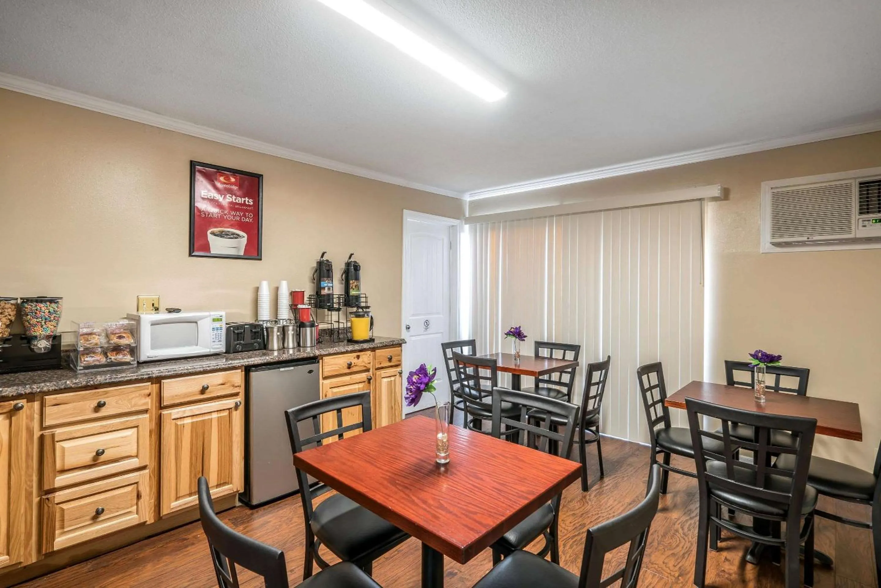 Restaurant/places to eat in Holiday Lodge Yakima