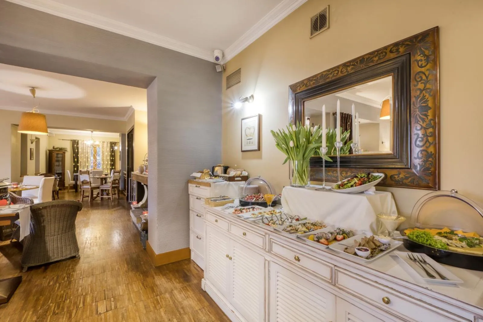 Food and drinks in American House Baletowa