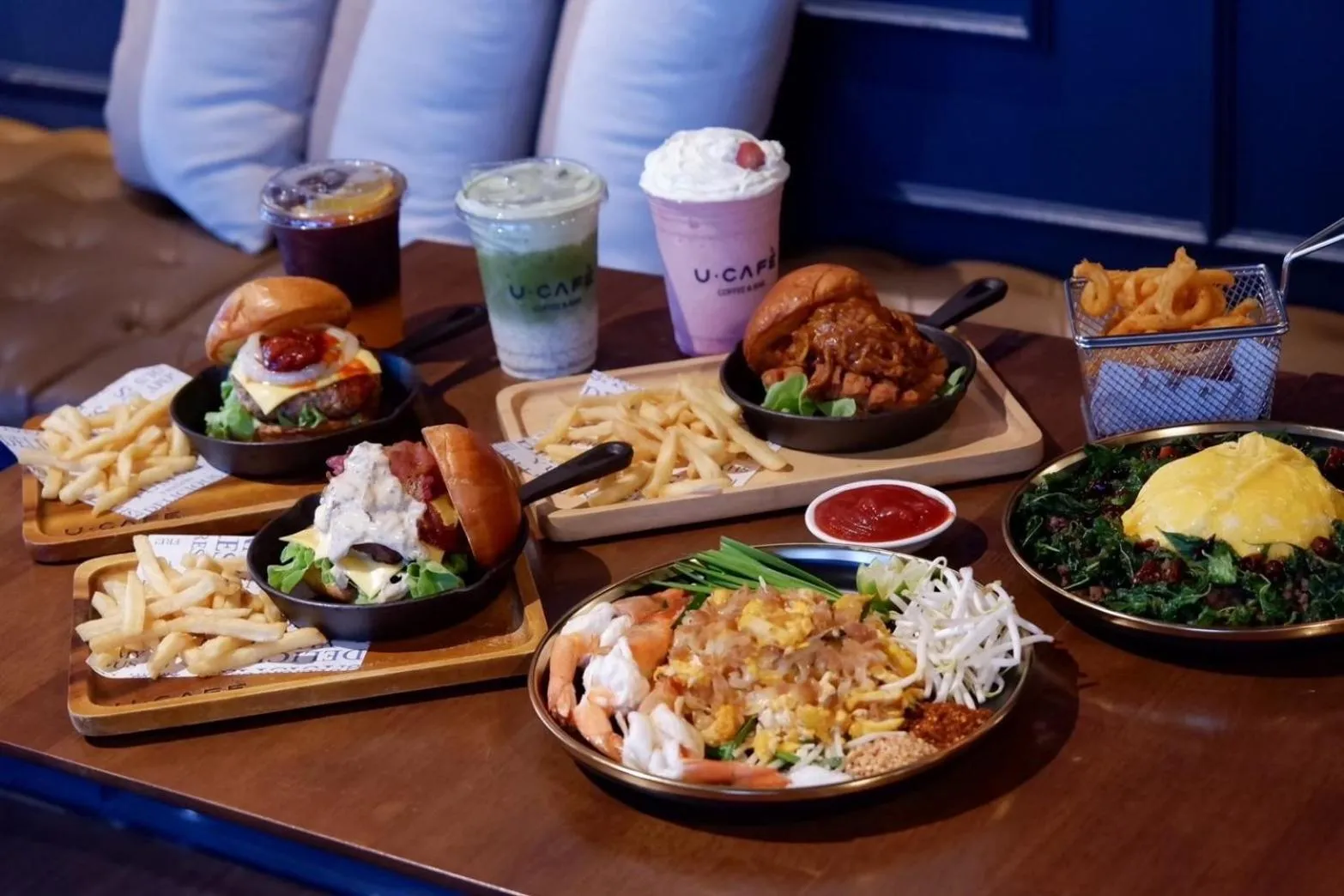 Food and drinks in U Sabai Hotel Bangkok