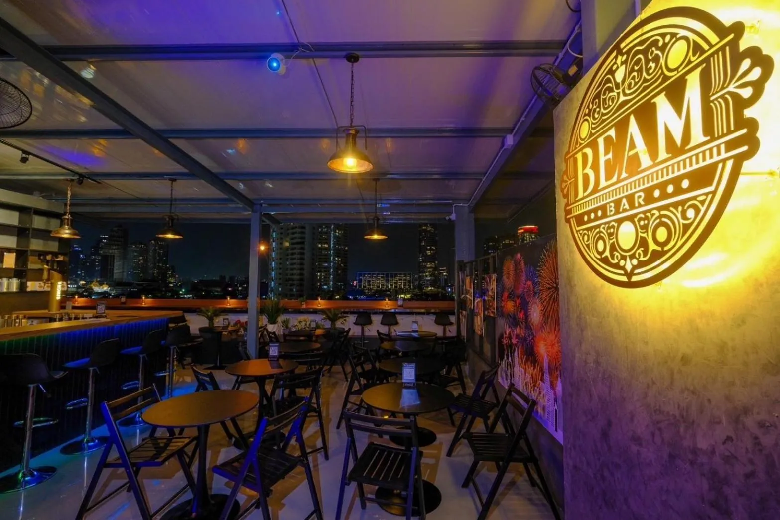 Lounge or bar in U Sabai Hotel Bangkok