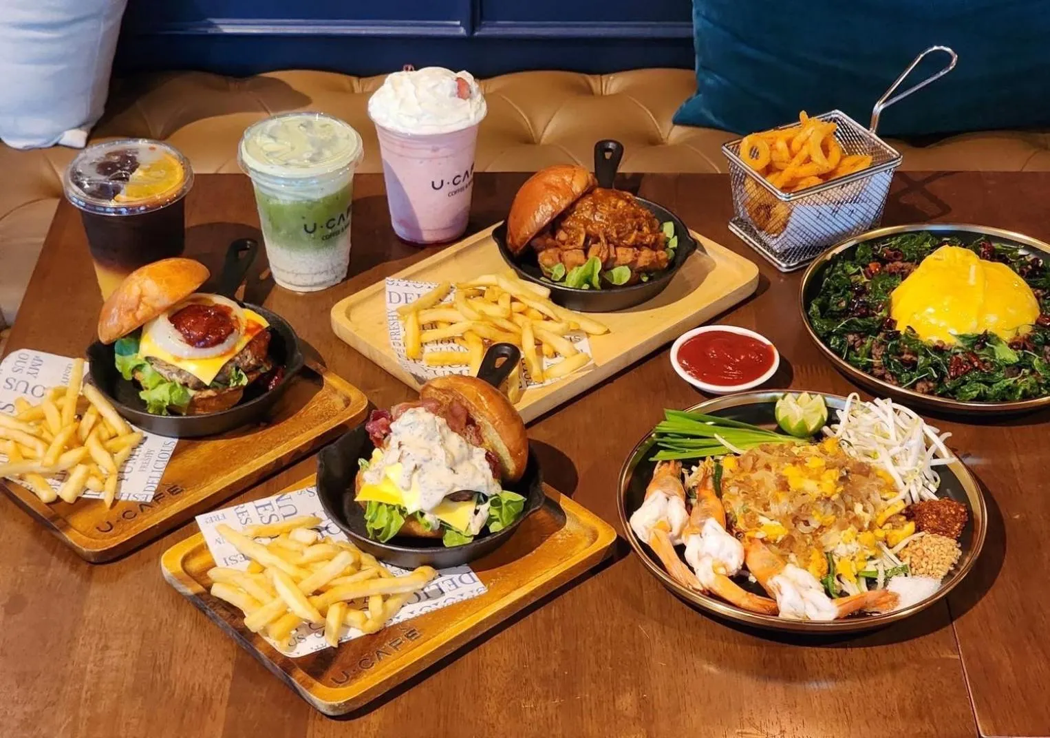 Food and drinks in U Sabai Hotel Bangkok