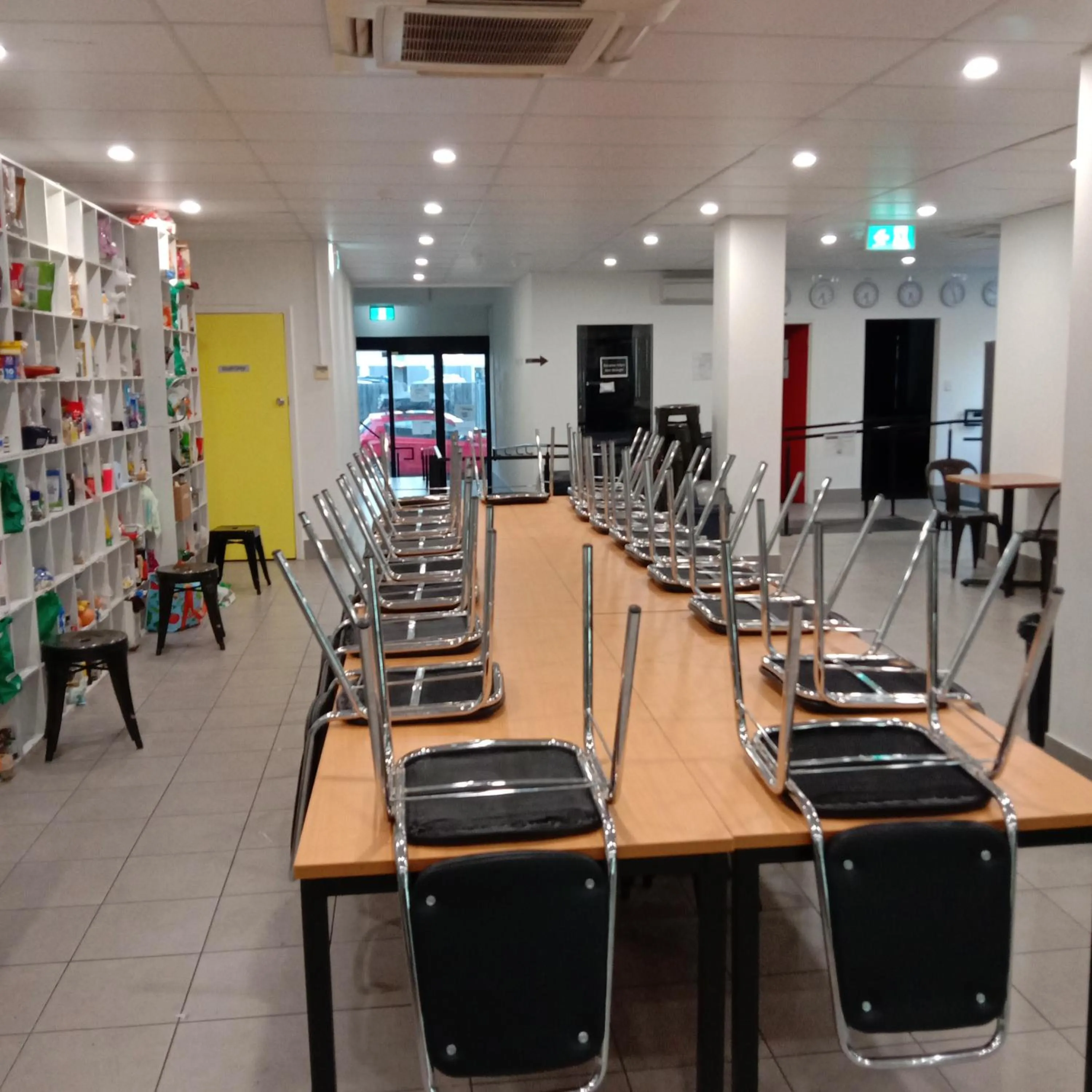 Perth City Backpackers Hostel - note - Valid passport required to check in