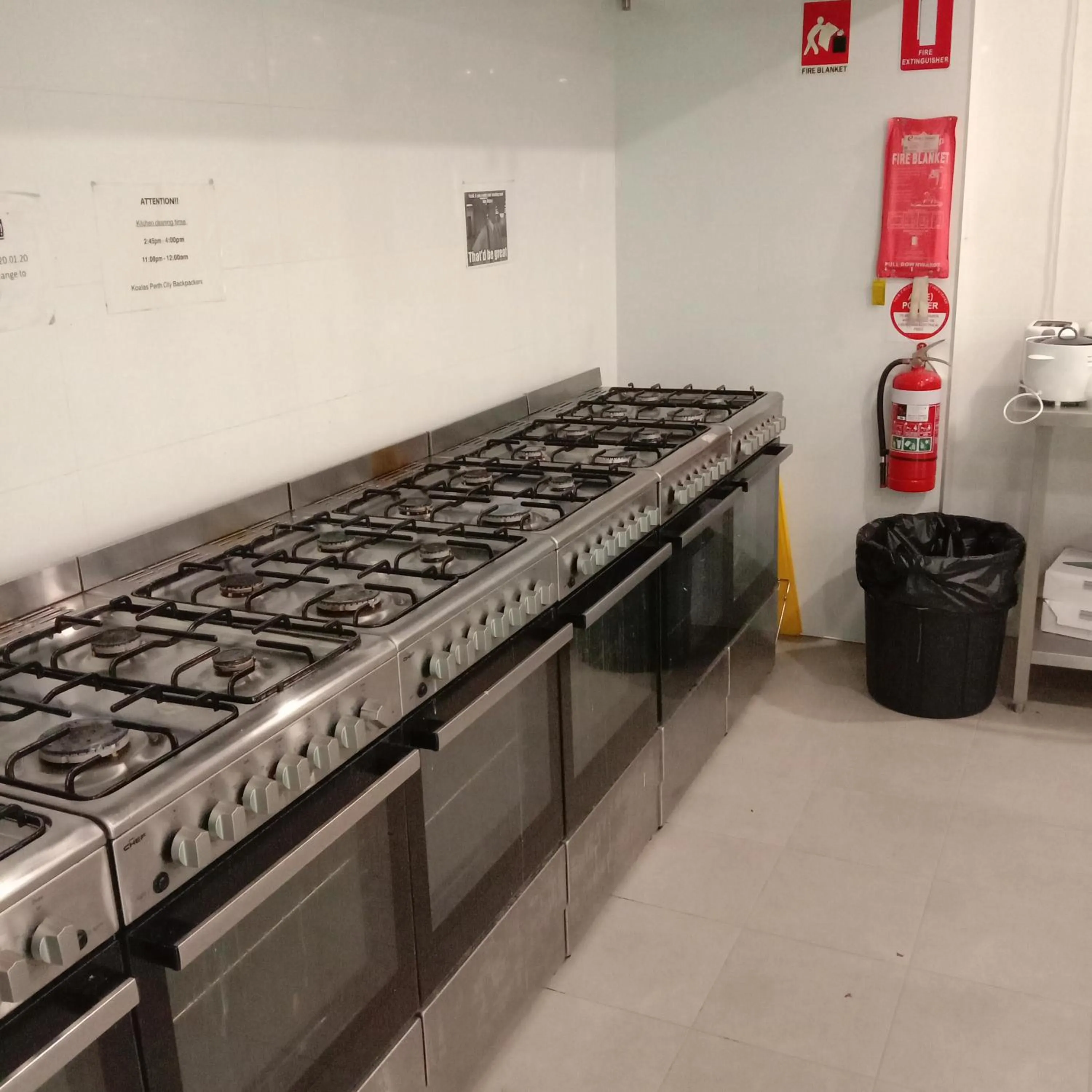 Perth City Backpackers Hostel - note - Valid passport required to check in