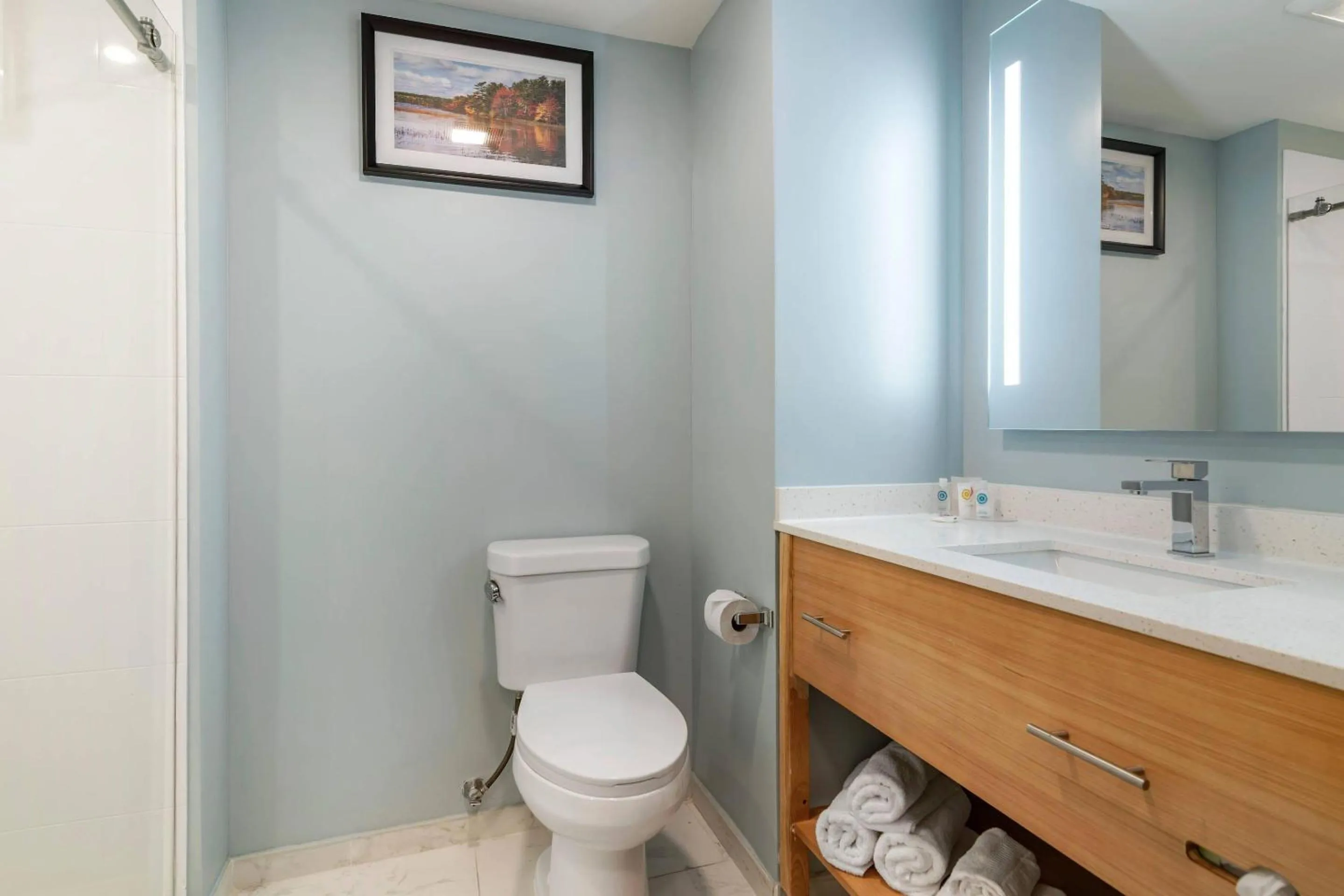 Bedroom in Casco Bay Hotel Portland Airport - Maine Mall, an Ascend Collection Hotel