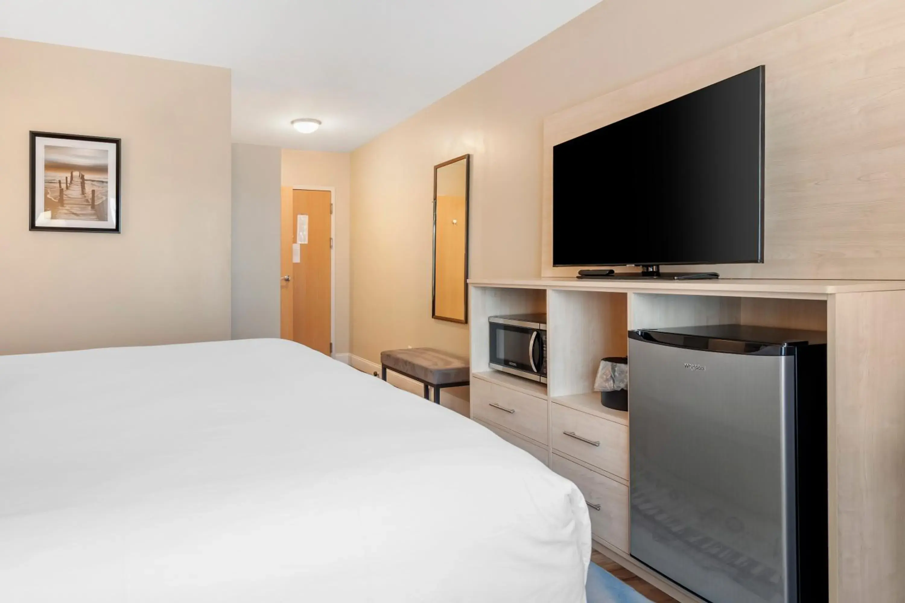 Photo of the whole room, Bed in Casco Bay Hotel, Ascend Hotel Collection