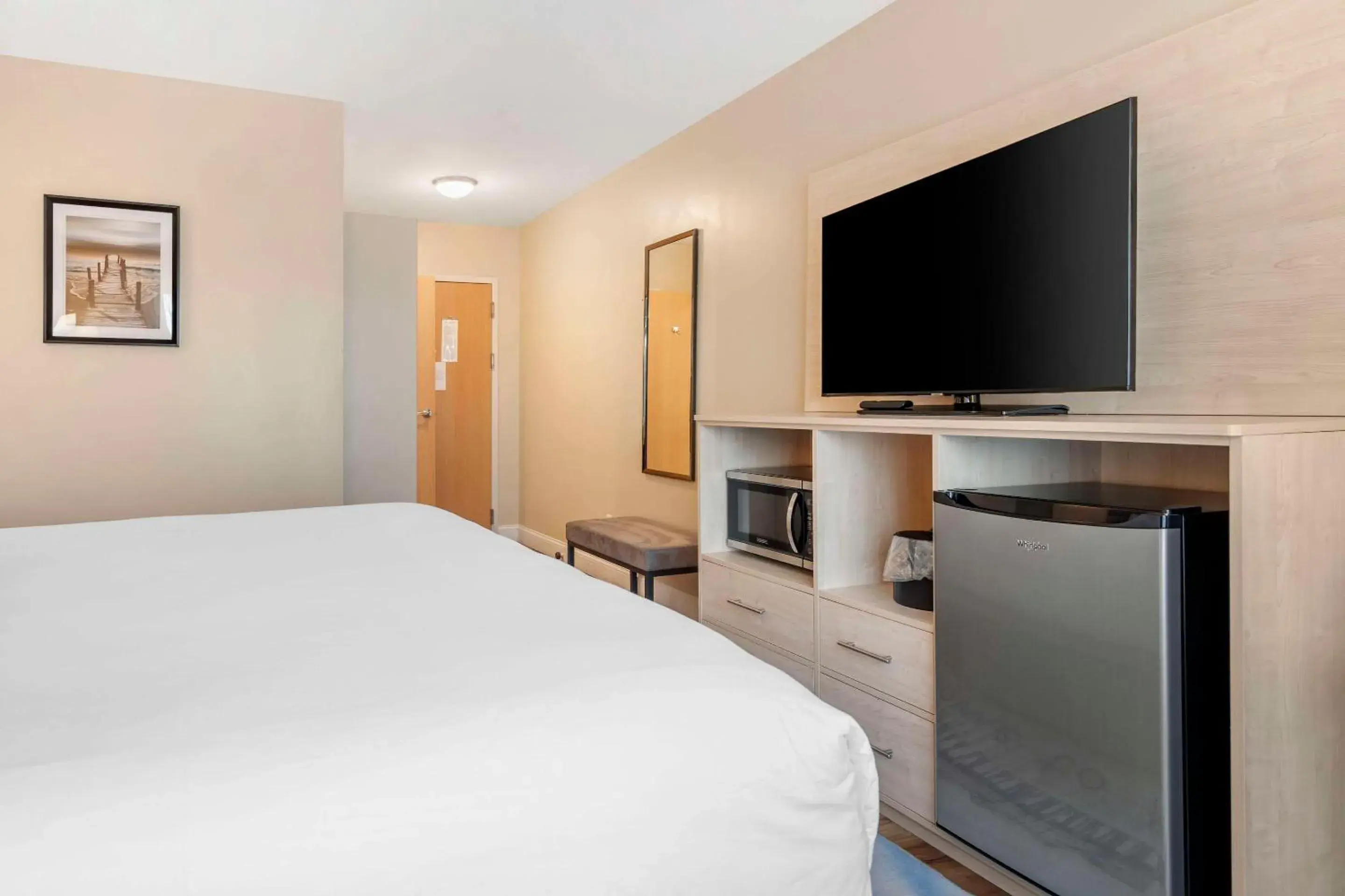 Bed in Casco Bay Hotel, Ascend Hotel Collection