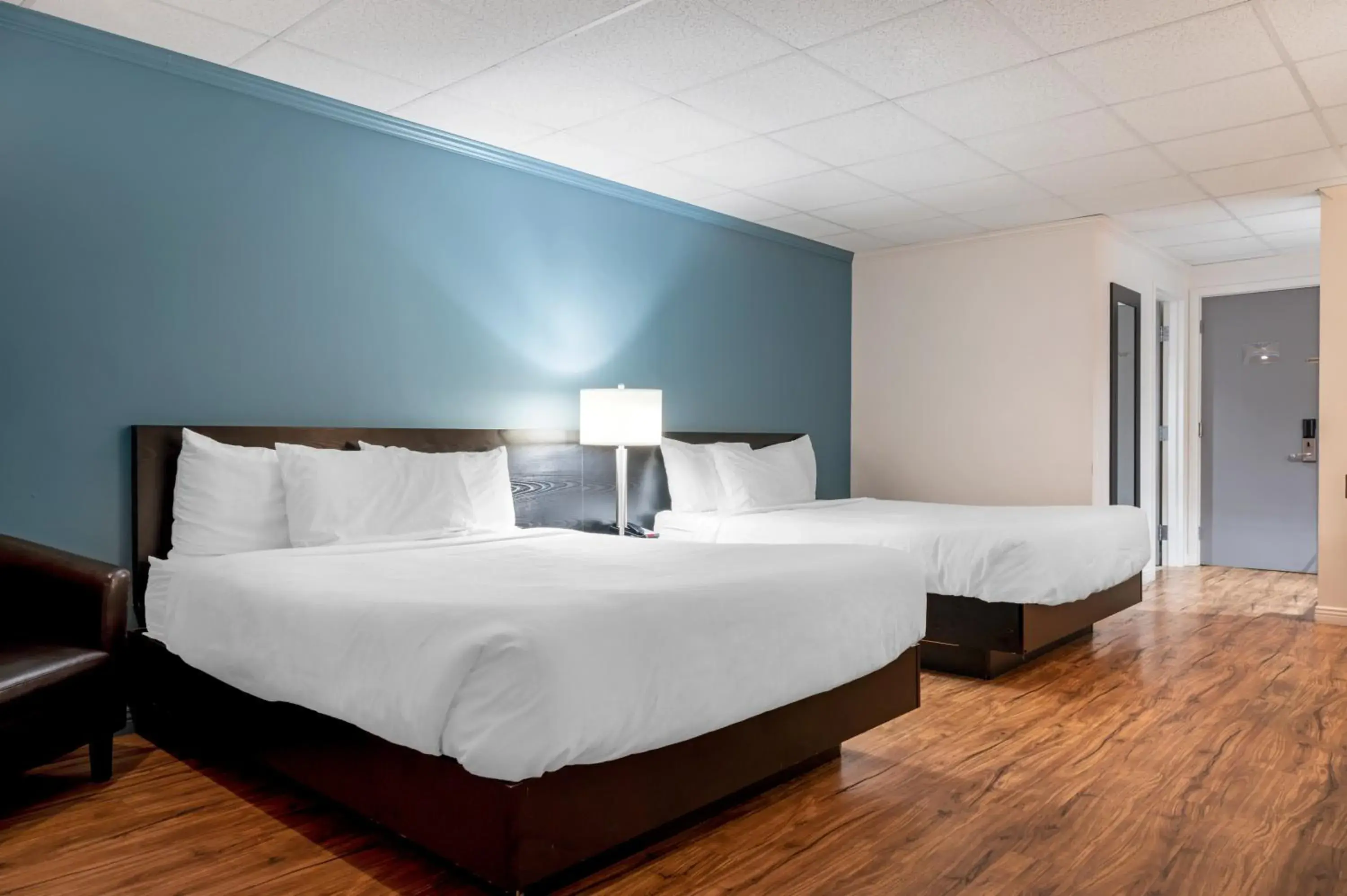 Queen Room with Two Queen Beds - single occupancy - Ground Floor/Non-Smoking in Econo Lodge Inn & Suites Queen Room with Two Queen Beds - single occupancy - Ground Floor/Non-Smoking in Econo Lodge Inn & Suites