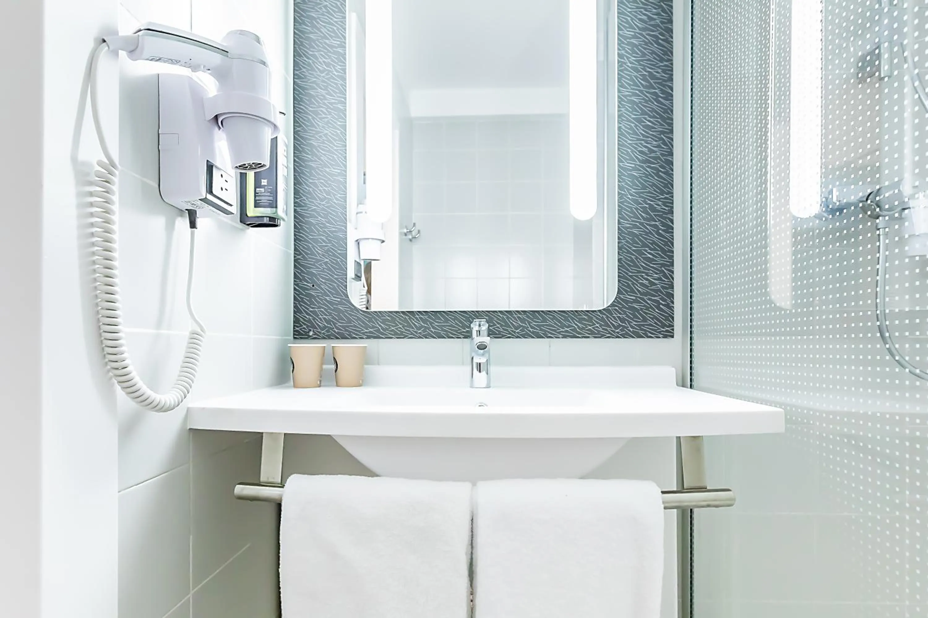 Bathroom in Hotel ibis Evora