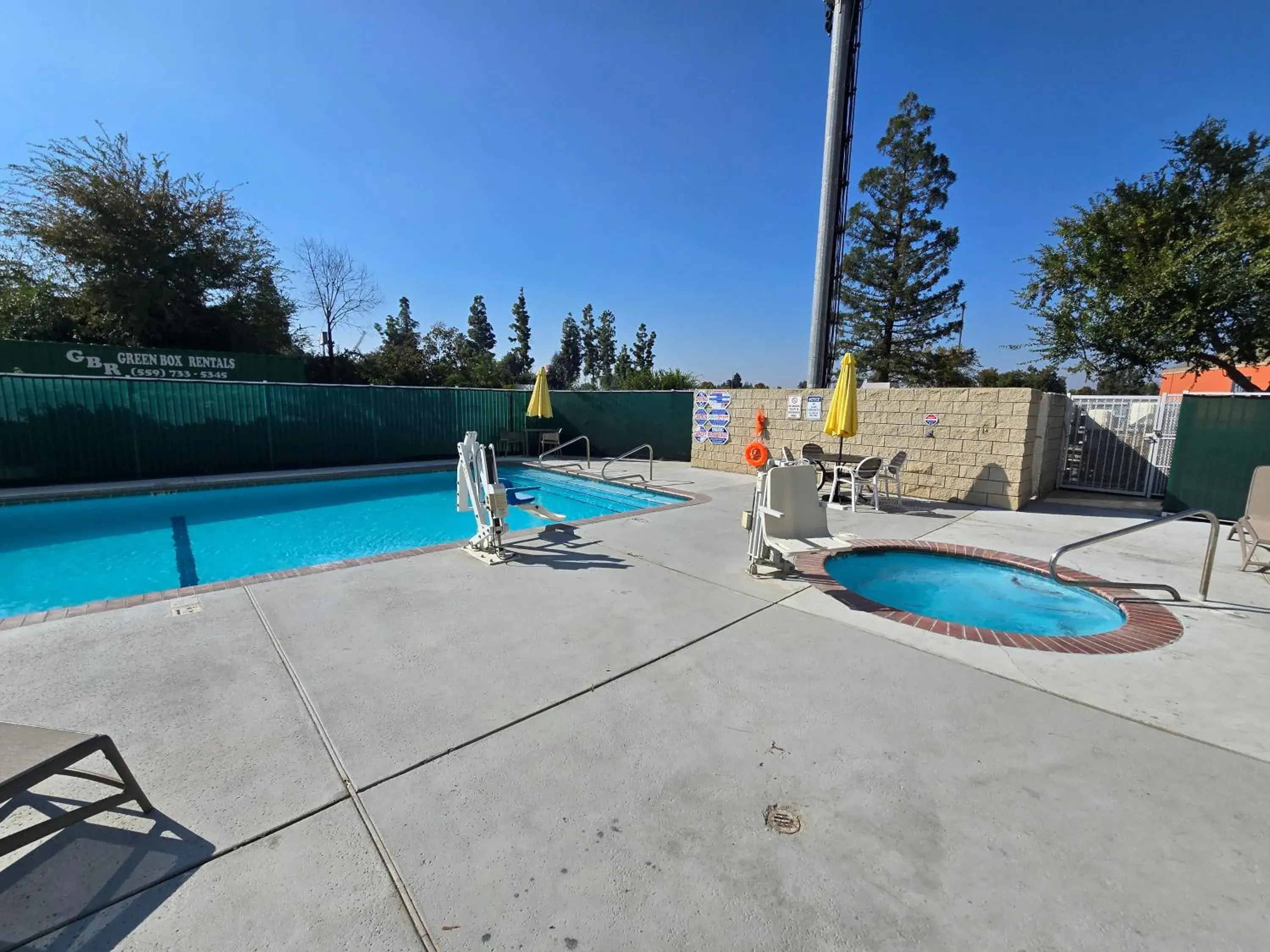 Swimming pool in Quality Inn & Suites Tulare Swimming pool in Quality Inn & Suites Tulare