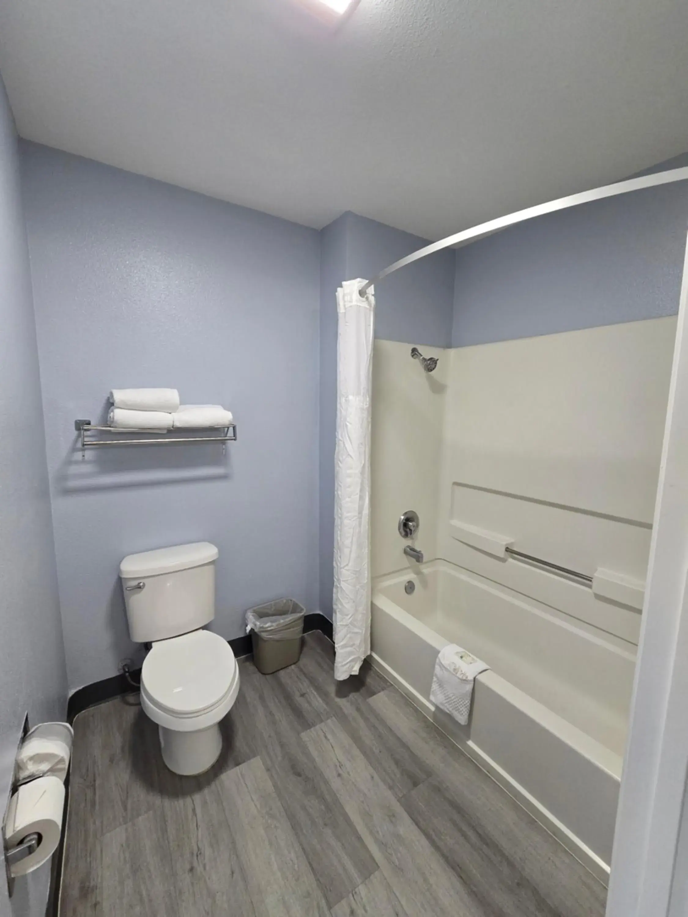 King Bed with Sofa Bed - Non-Smoking in Quality Inn & Suites Tulare King Bed with Sofa Bed - Non-Smoking in Quality Inn & Suites Tulare