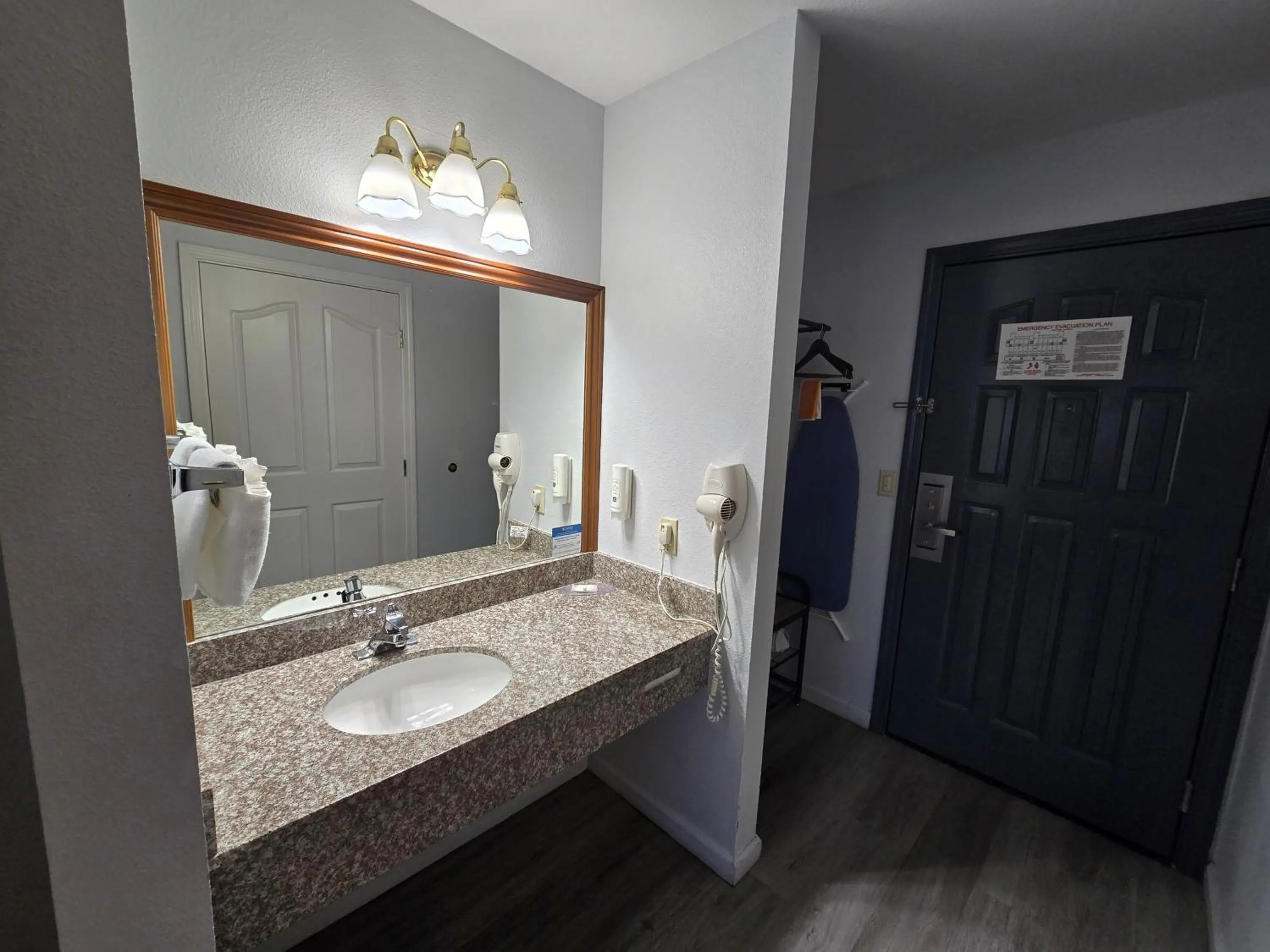 Bathroom in Quality Inn & Suites Tulare