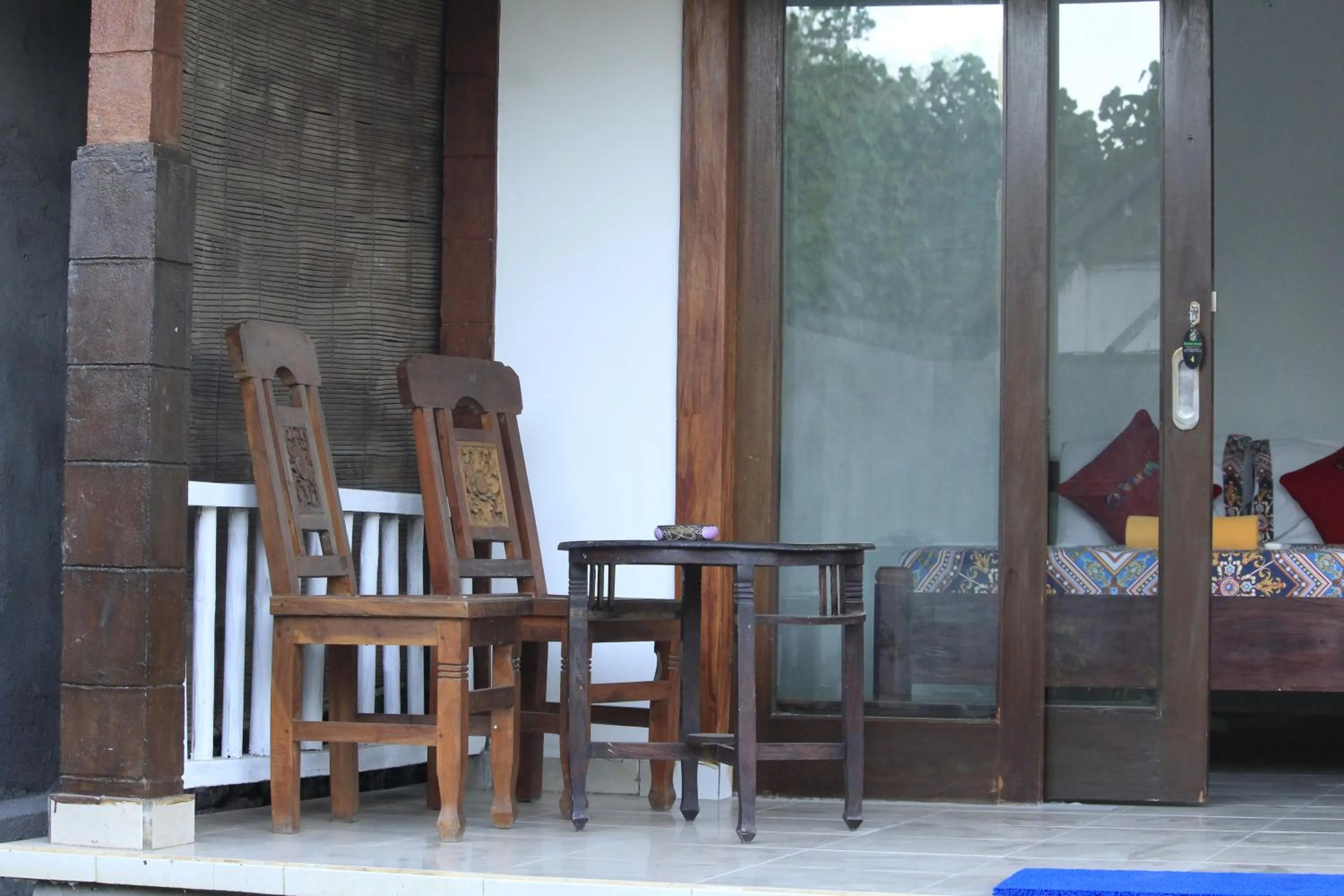 COCONUT BEACH BUNGALOWs & WARUNG 2