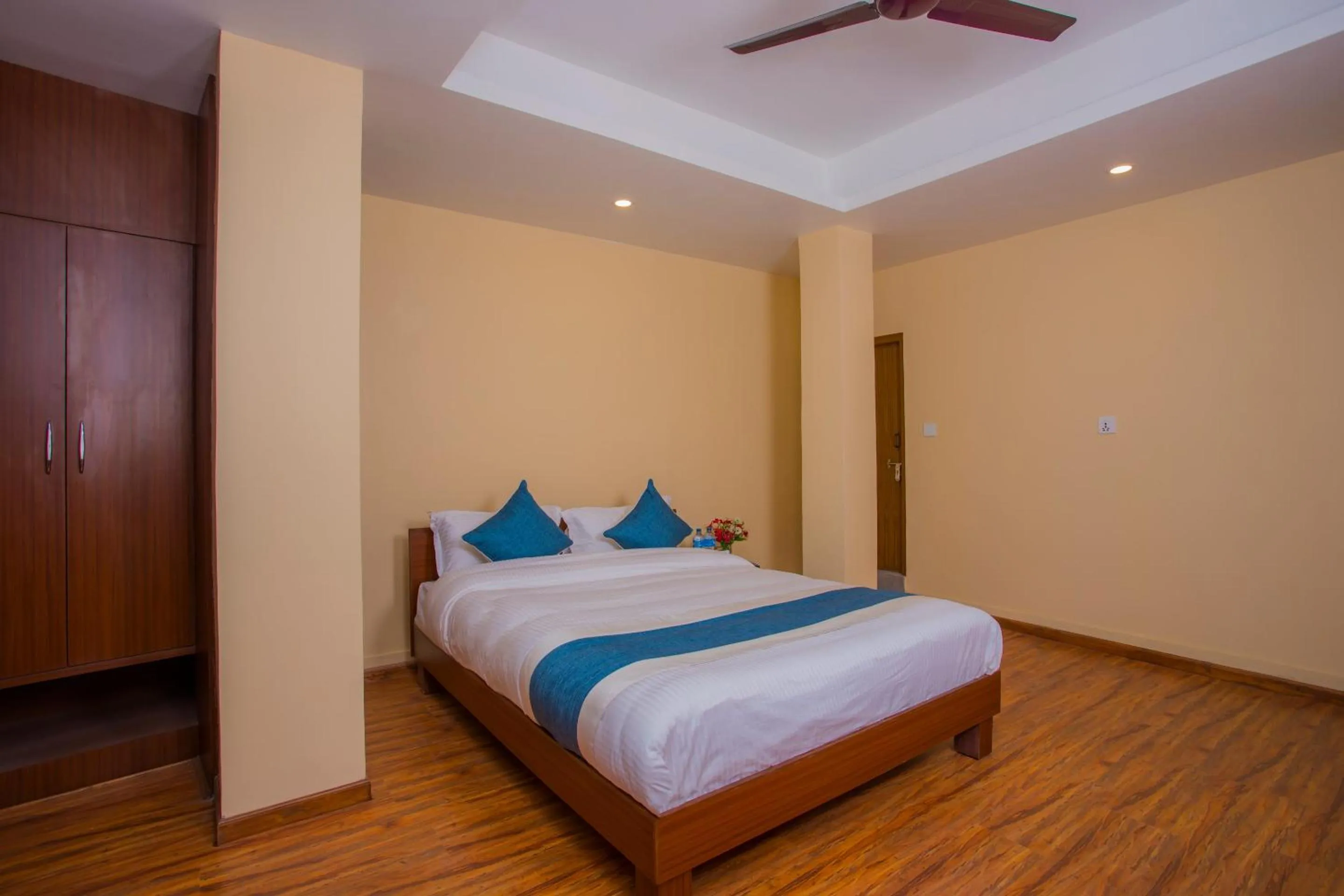 OYO 273 Hotel Rara Palace