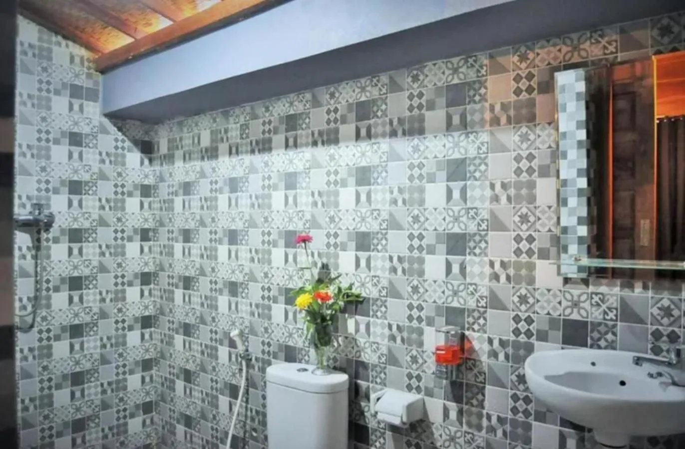 Bathroom in The Peace Arta Bungalow