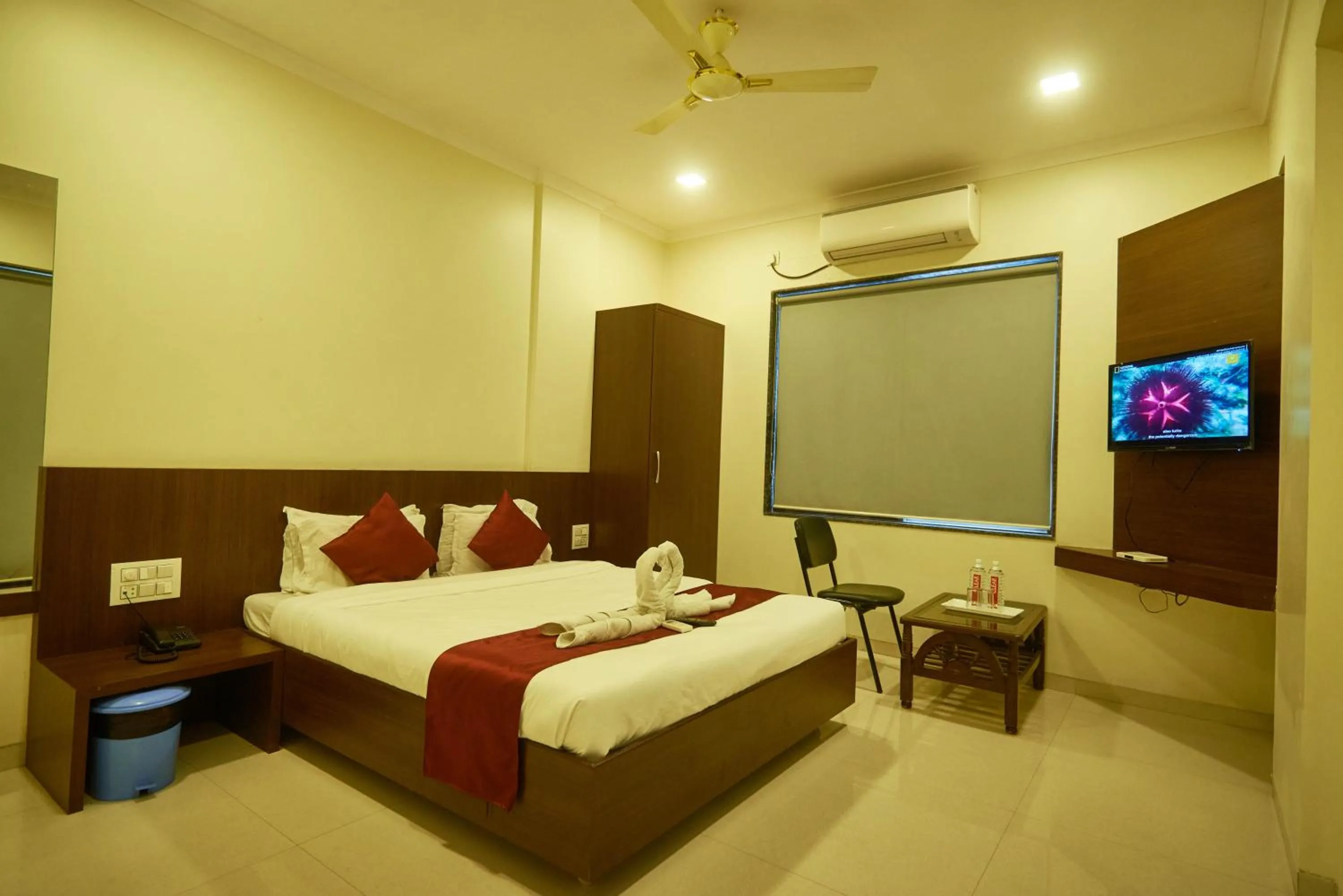 Bedroom, Bed in Sai Vidisha Palace