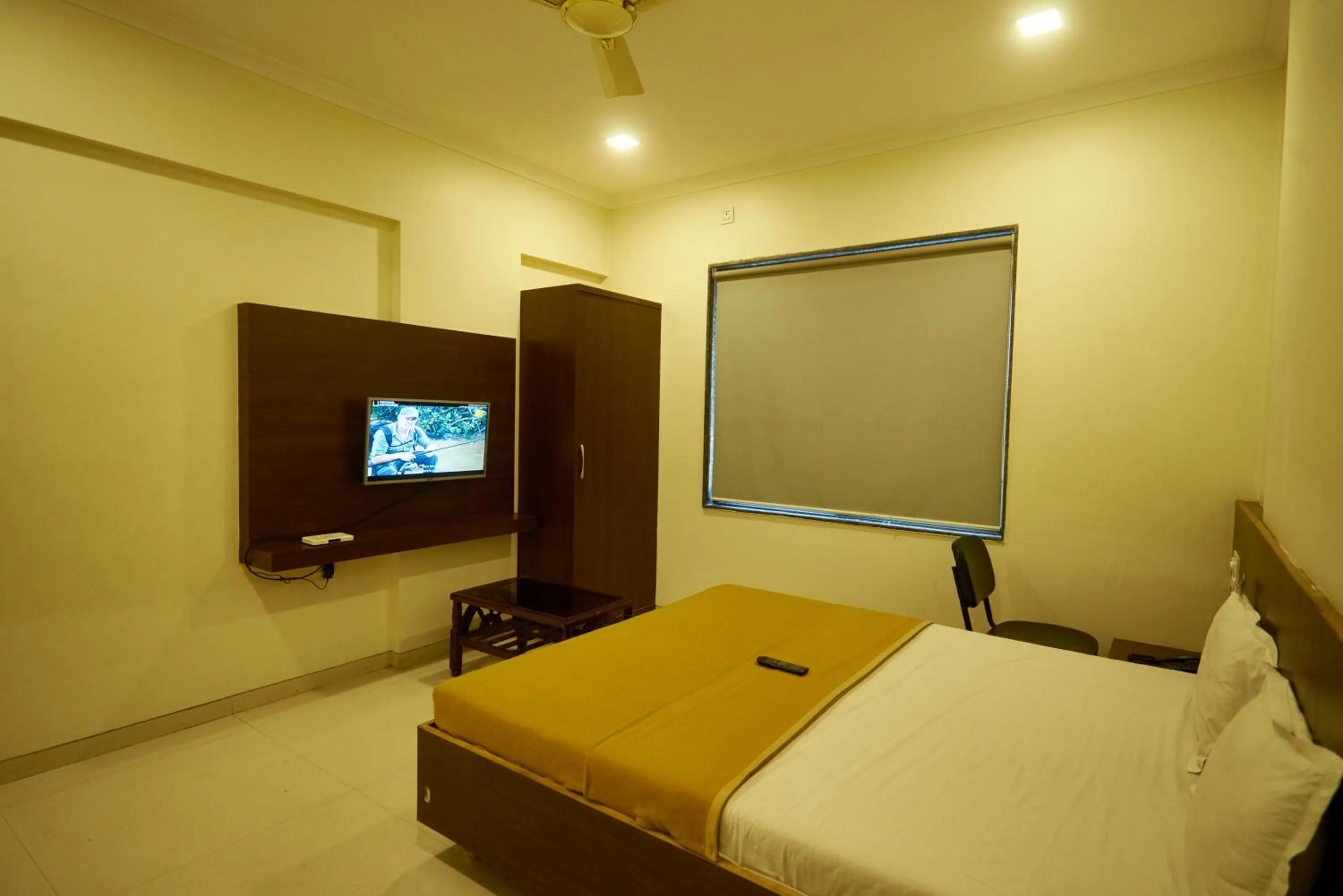 wardrobe, Bed in Sai Vidisha Palace