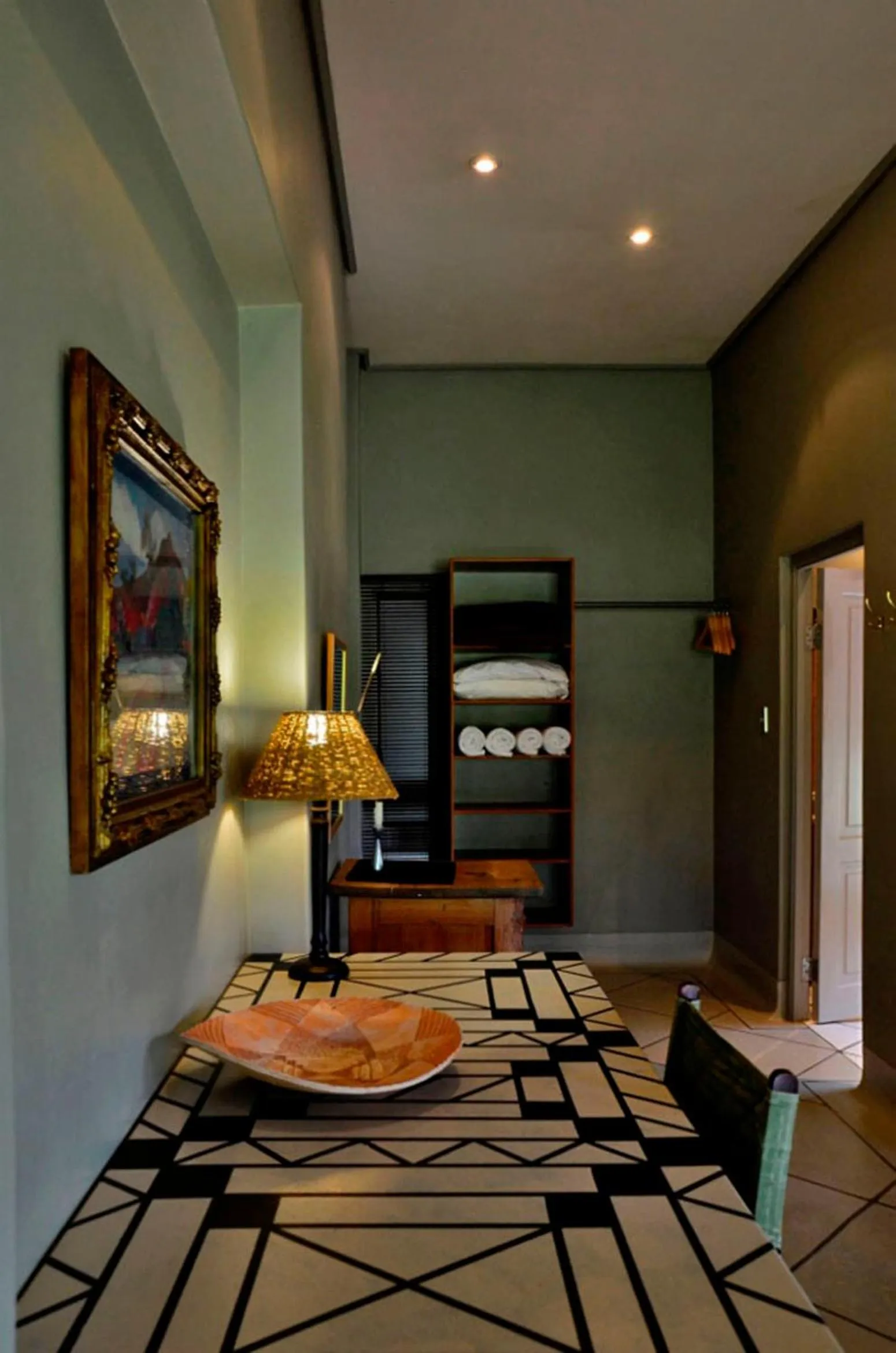 Seating area in Tingala Lodge - Bed in the Bush