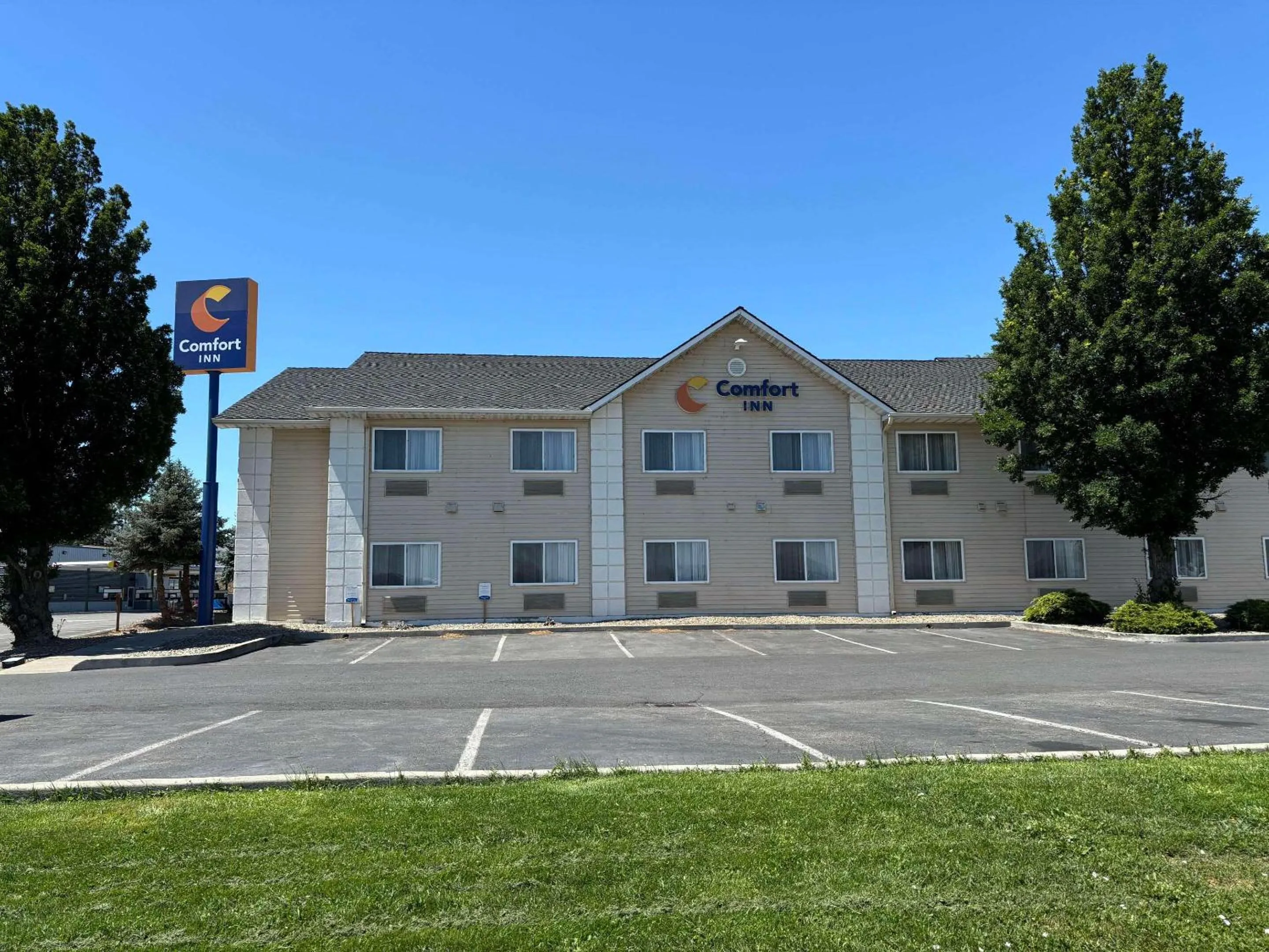 Property building in Comfort Inn Ellensburg