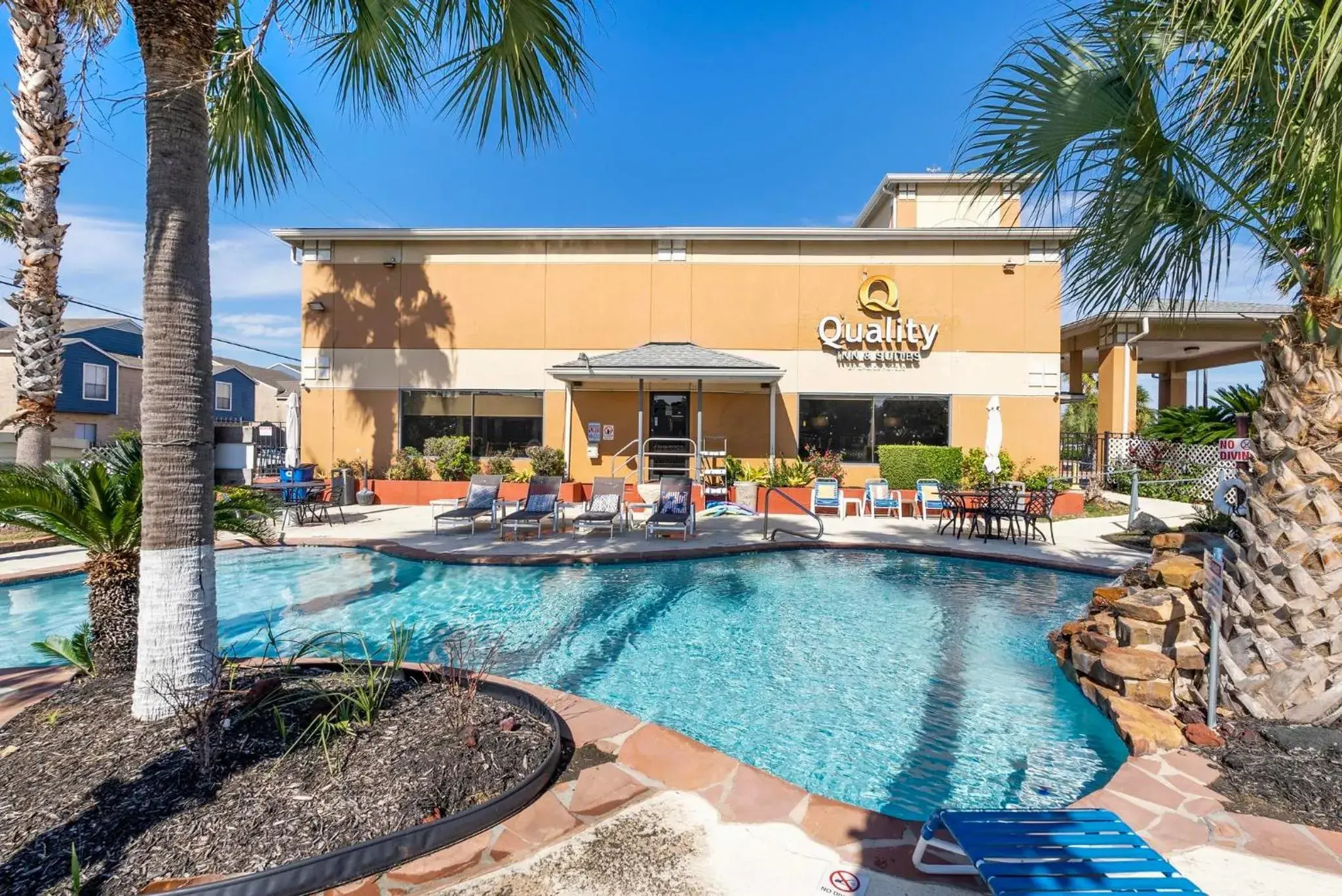 Property building in Quality Inn & Suites Seabrook- NASA- Kemah Property building in Quality Inn & Suites Seabrook- NASA- Kemah