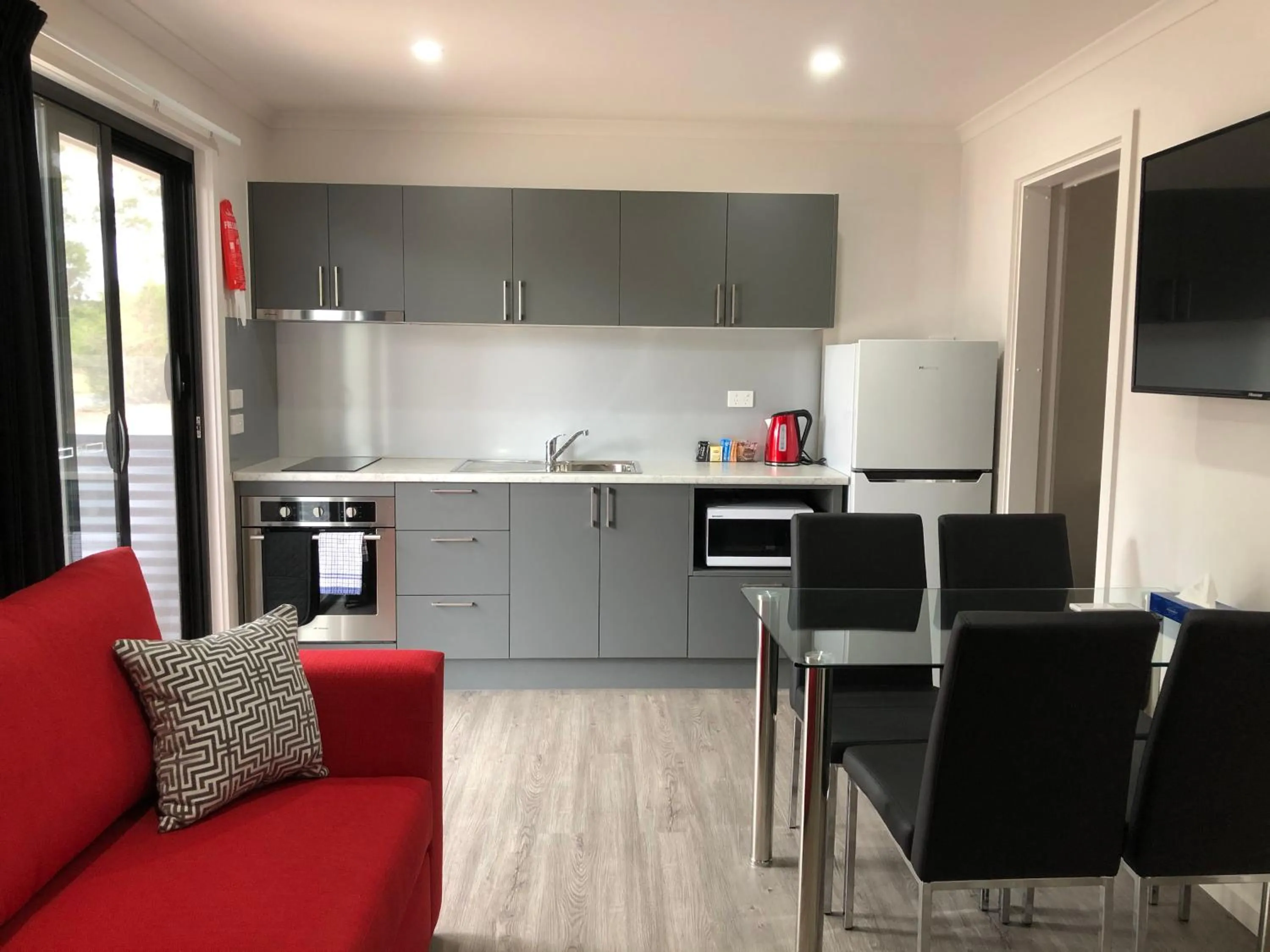 Kitchen or kitchenette in Acacia Caravan Park & Holiday Units