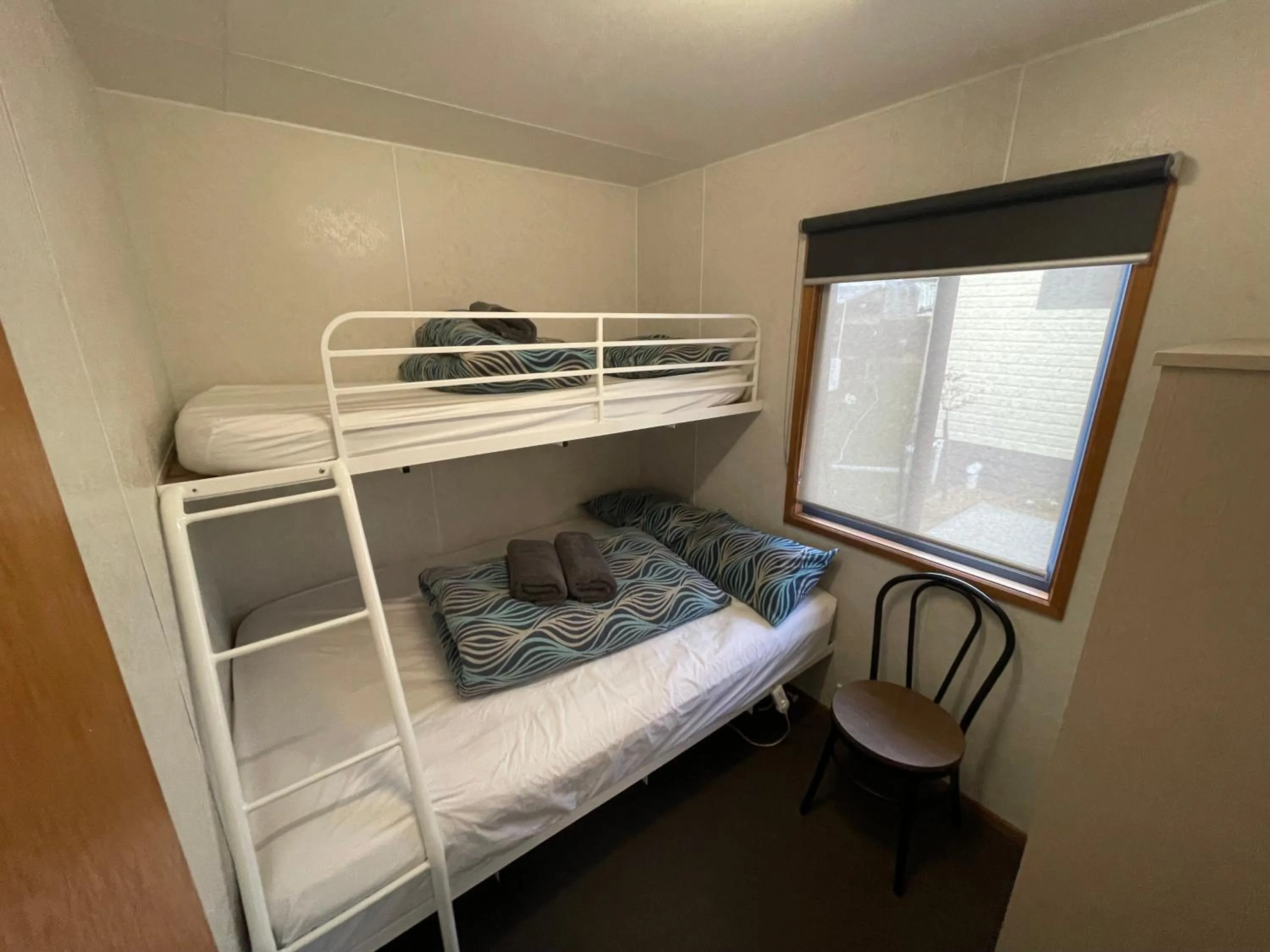 bunk bed, Bed in Acacia Caravan Park & Holiday Units