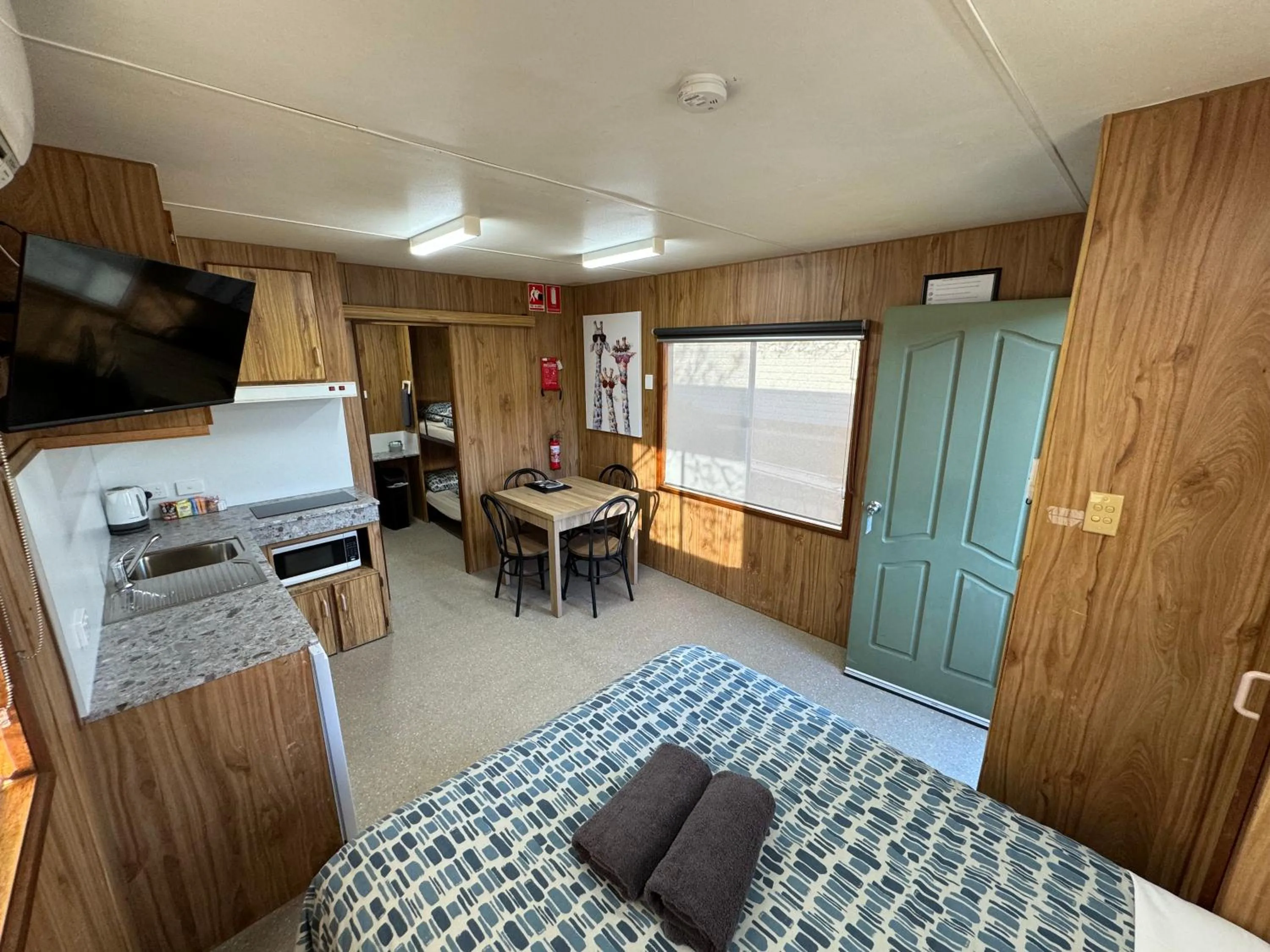 Bed in Acacia Caravan Park & Holiday Units