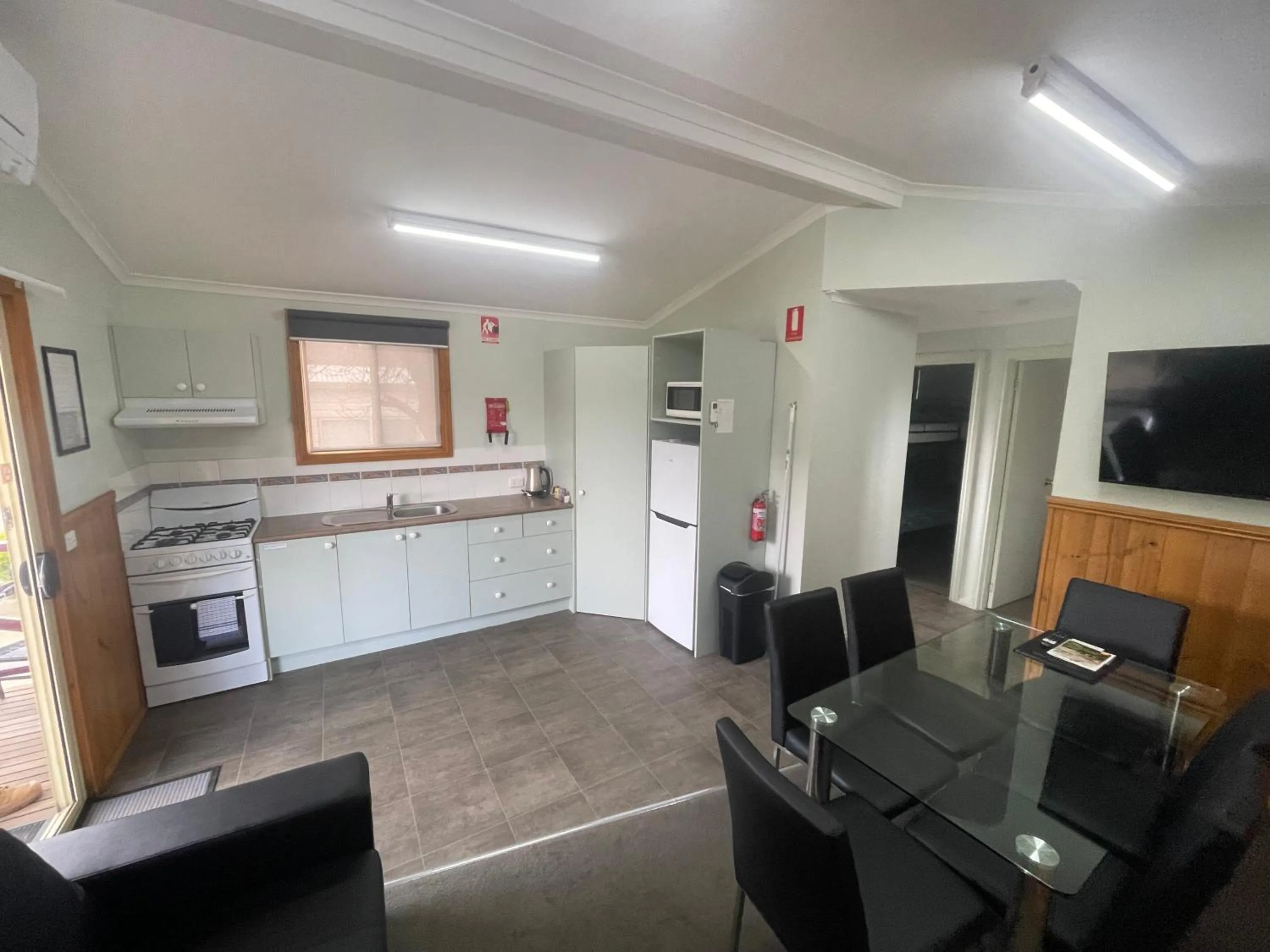 Living room in Acacia Caravan Park & Holiday Units