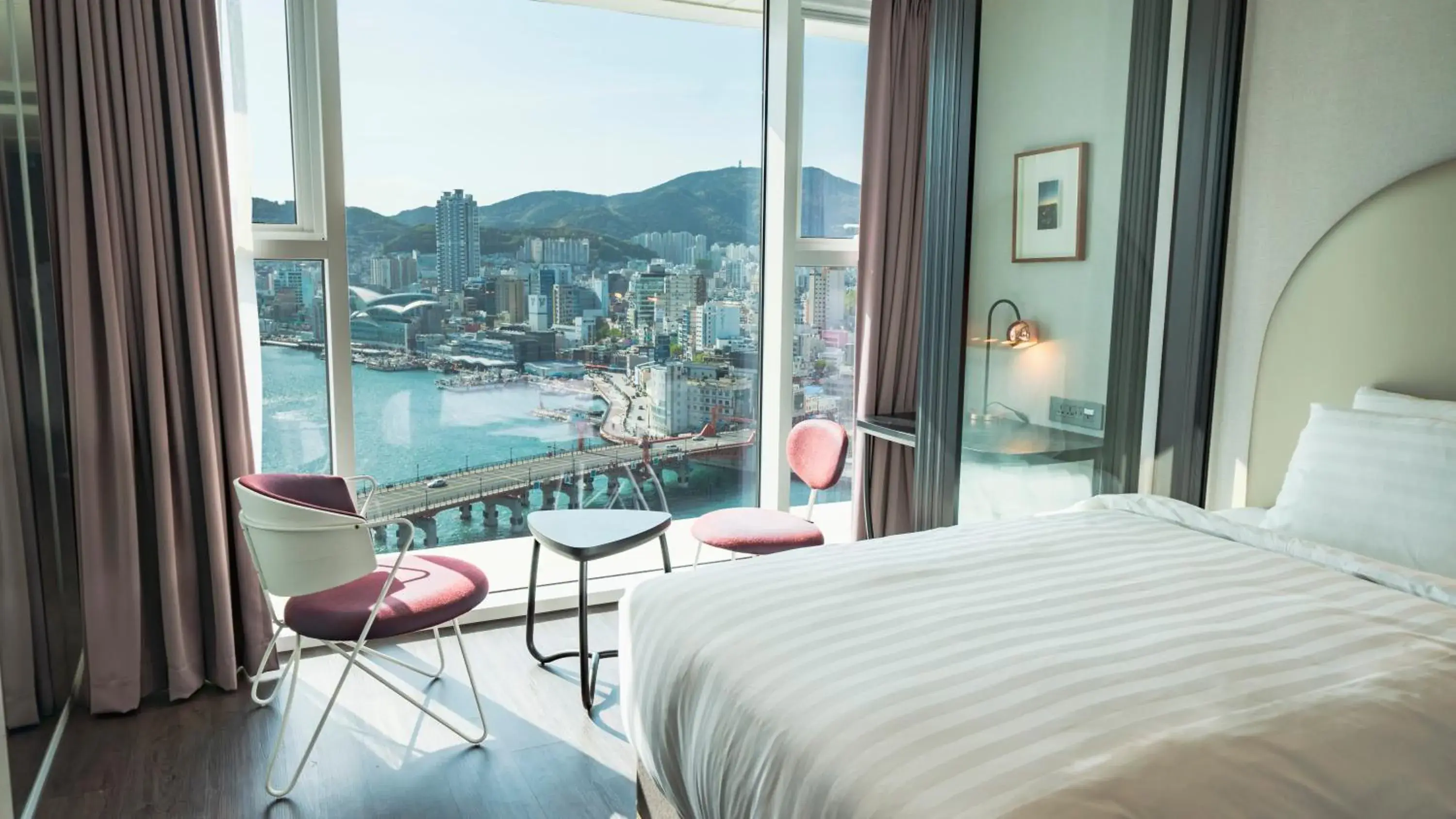 Standard Twin Room with Ocean View in Lavalse Hotel Standard Twin Room with Ocean View in Lavalse Hotel