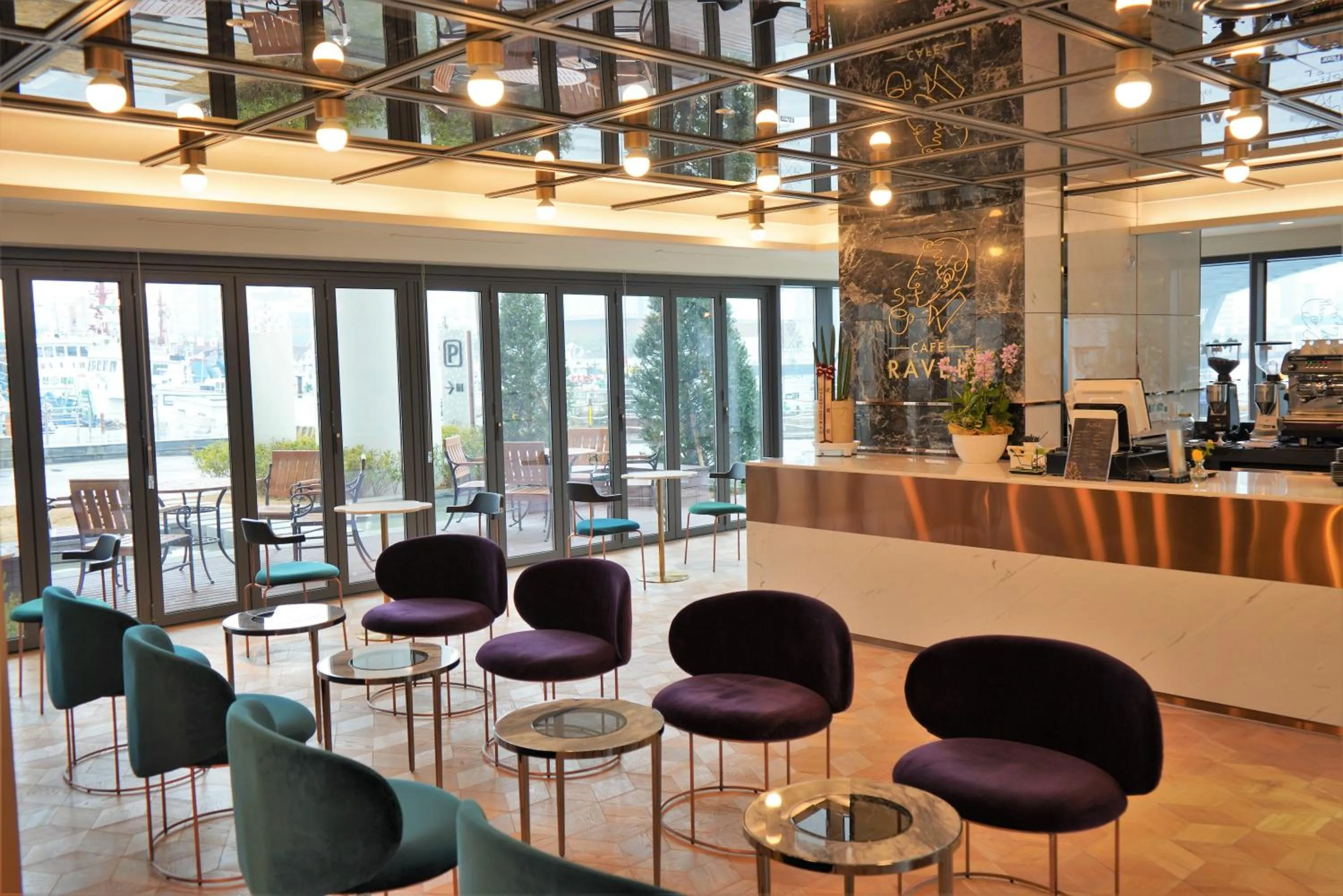 Food and drinks in Lavalse Hotel