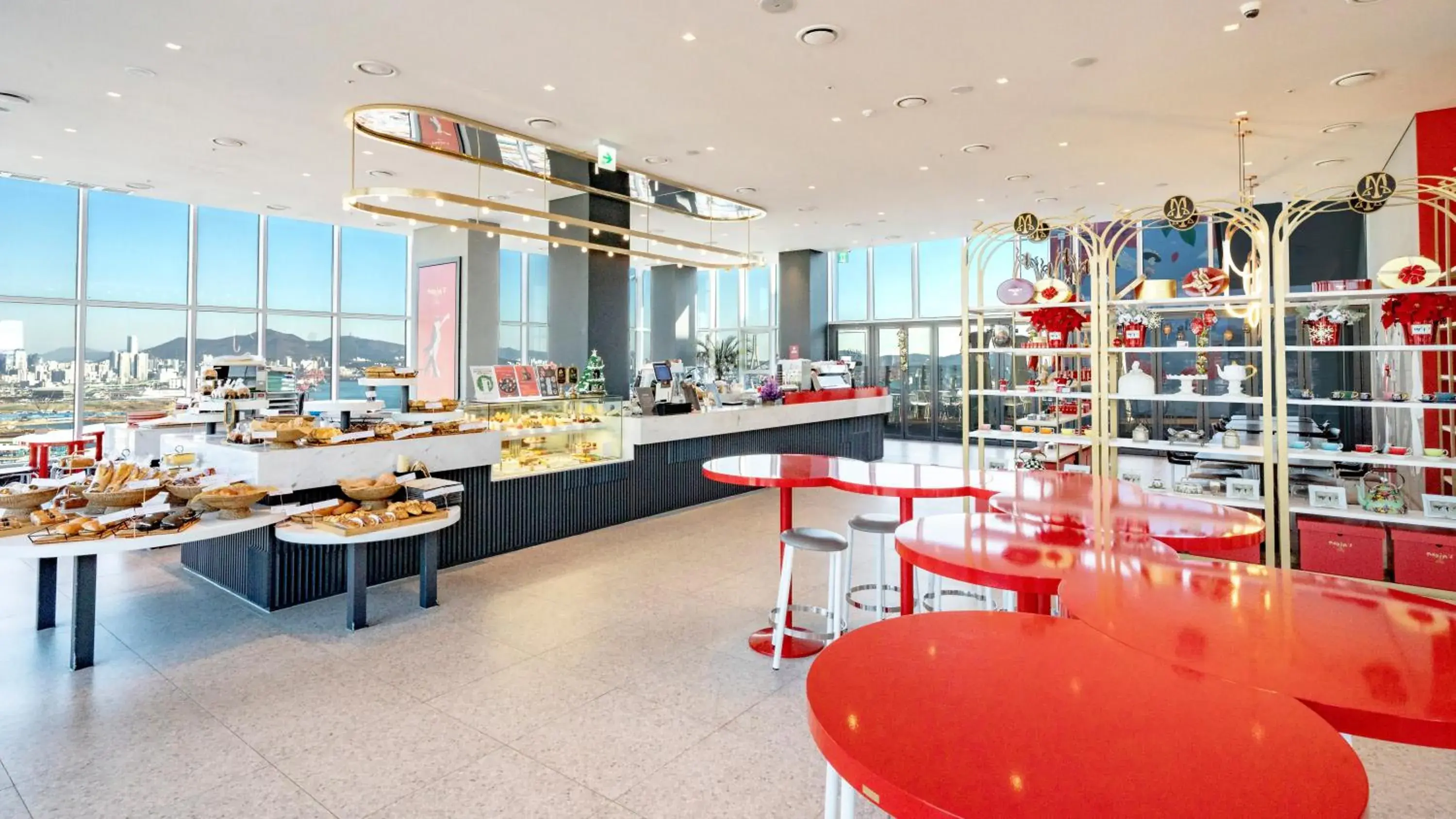 Restaurant/places to eat in Lavalse Hotel Restaurant/places to eat in Lavalse Hotel