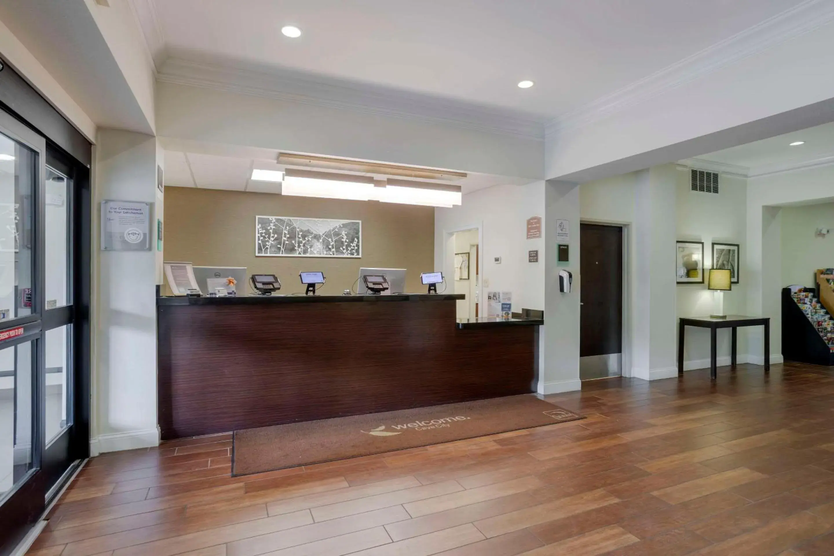 Lobby or reception in Sleep Inn & Suites Cave City Lobby or reception in Sleep Inn & Suites Cave City