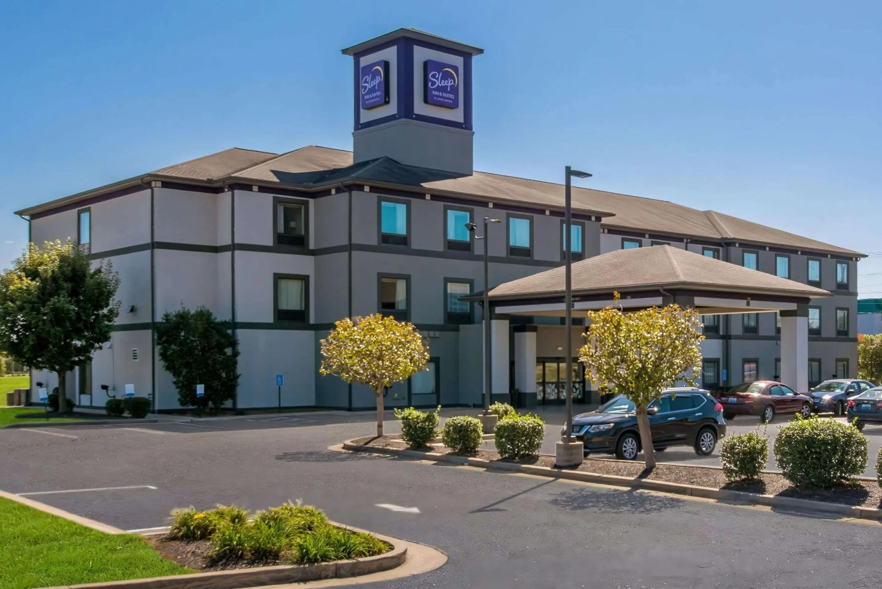 Property building in Sleep Inn & Suites Cave City