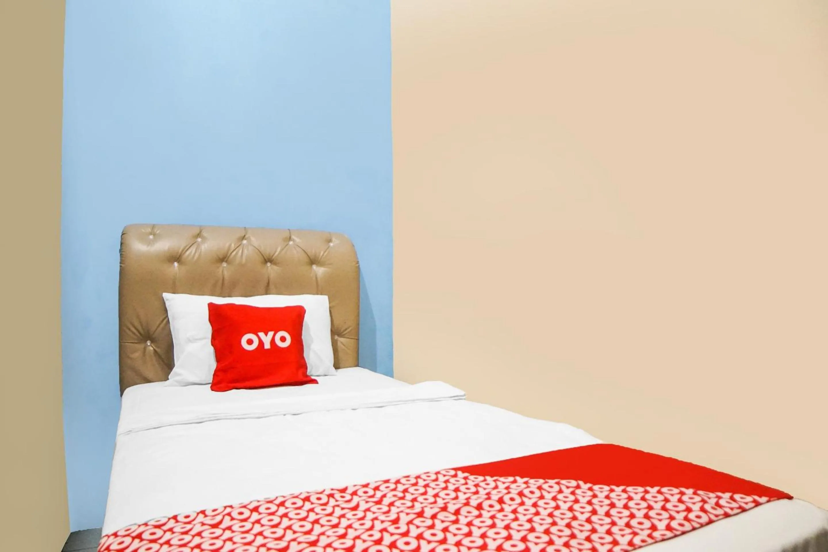 Bedroom, Bed in Hotel O Sky Residence Cengkeh